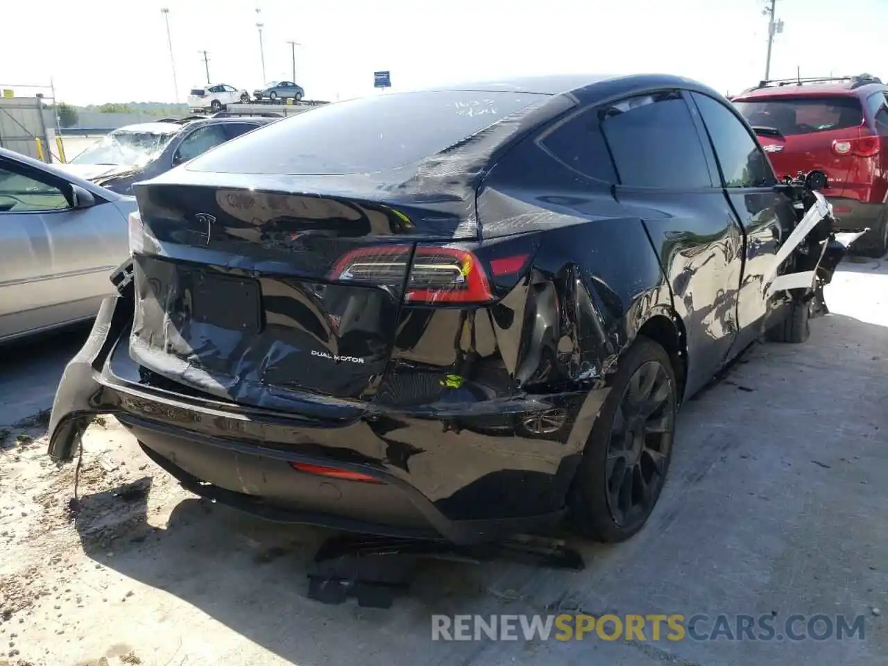 4 Photograph of a damaged car 5YJYGDEE7MF089633 TESLA MODEL Y 2021