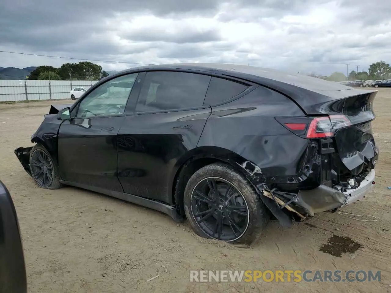 2 Photograph of a damaged car 5YJYGDEE7MF093942 TESLA MODEL Y 2021