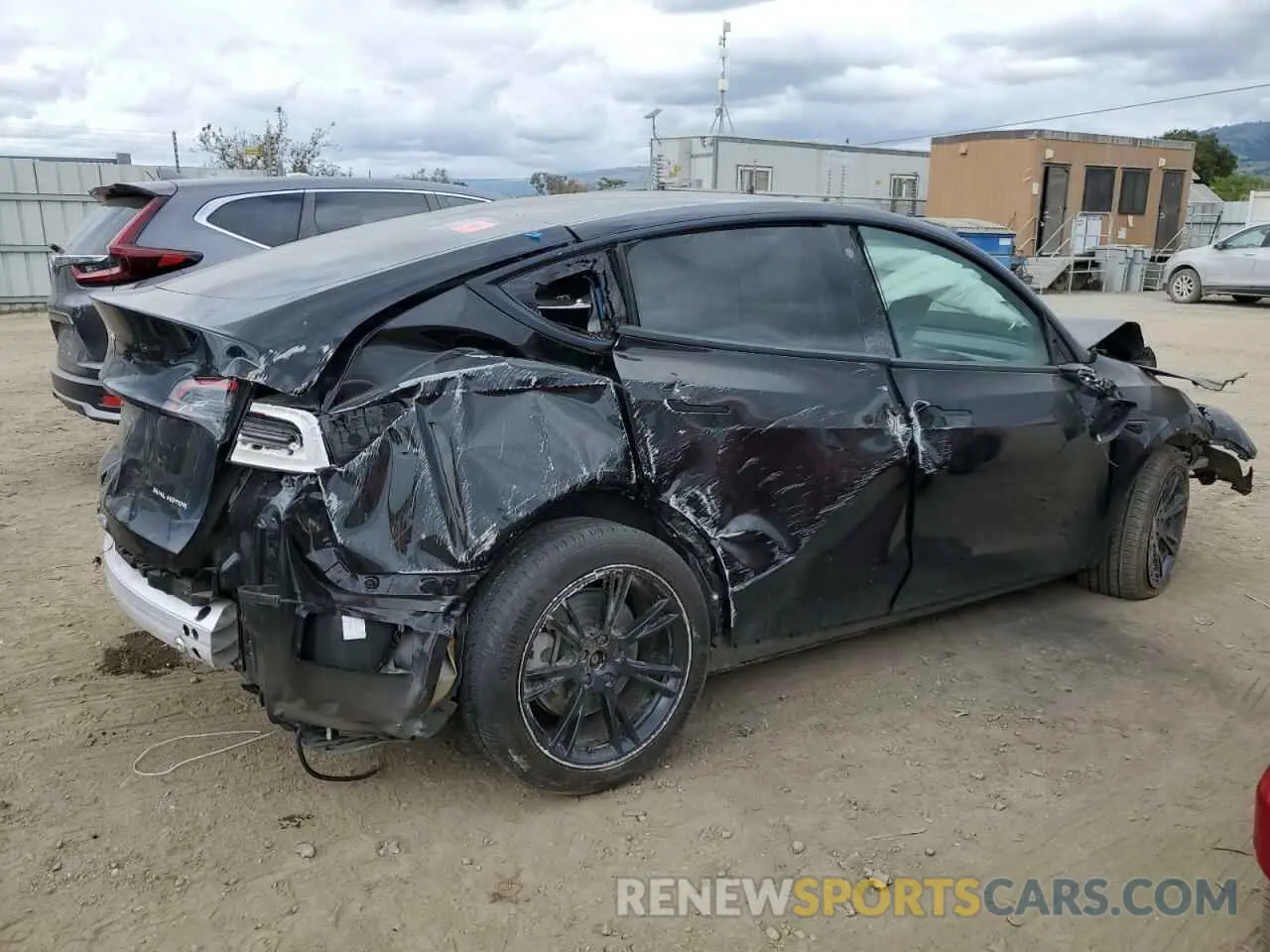 3 Photograph of a damaged car 5YJYGDEE7MF093942 TESLA MODEL Y 2021