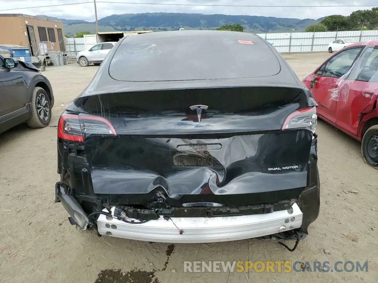 6 Photograph of a damaged car 5YJYGDEE7MF093942 TESLA MODEL Y 2021
