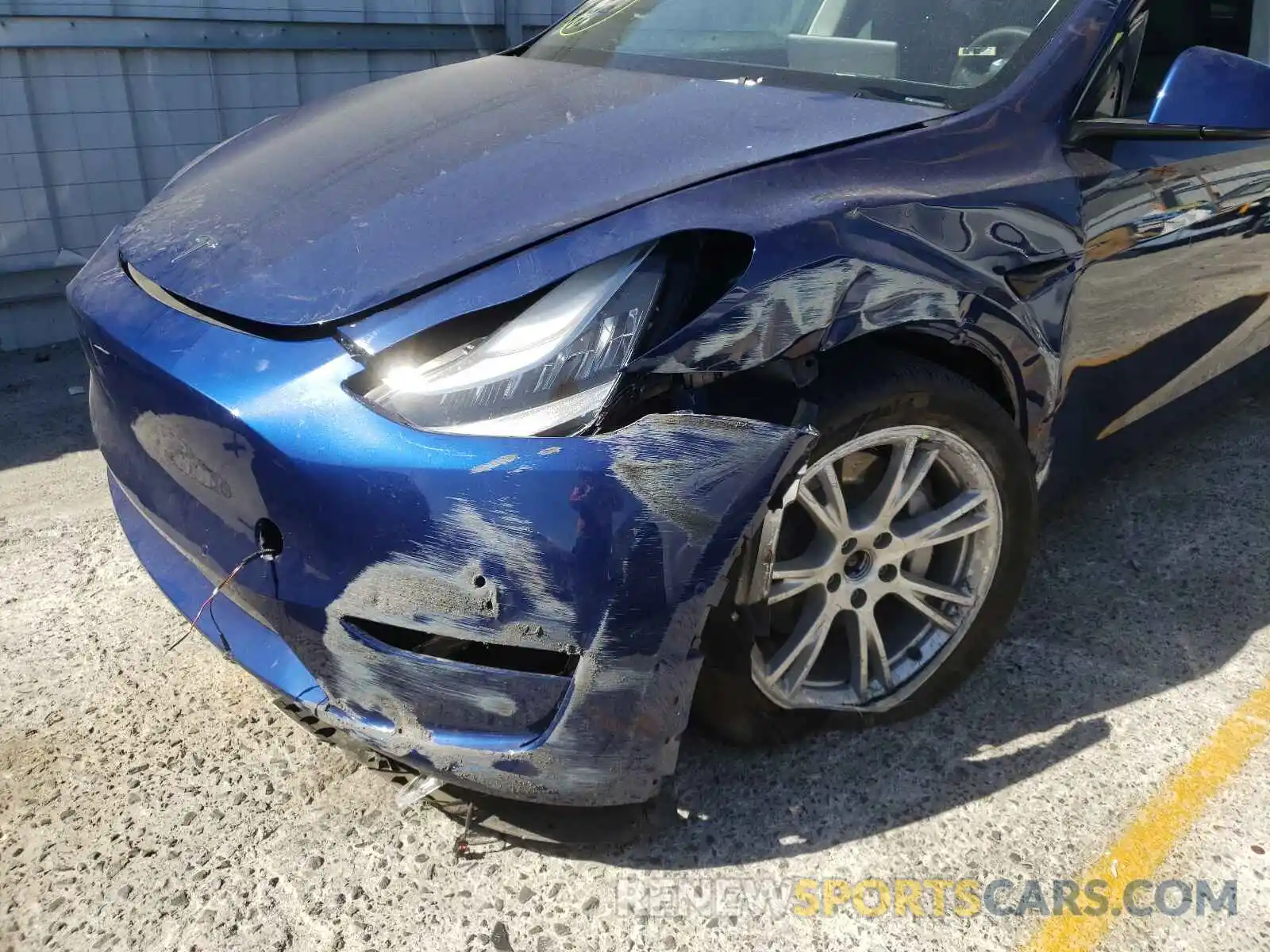 9 Photograph of a damaged car 5YJYGDEE7MF105099 TESLA MODEL Y 2021