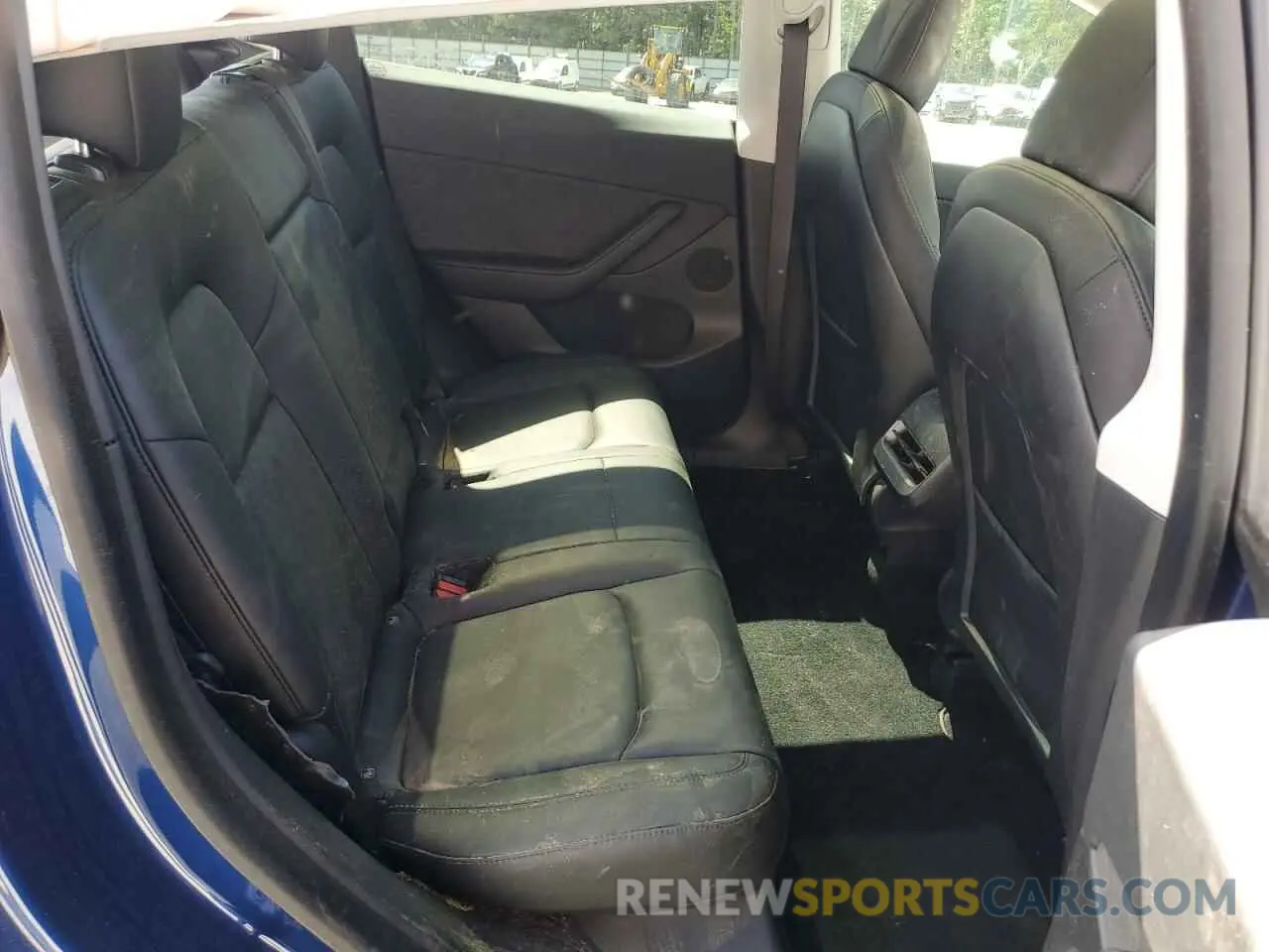 10 Photograph of a damaged car 5YJYGDEE7MF108200 TESLA MODEL Y 2021