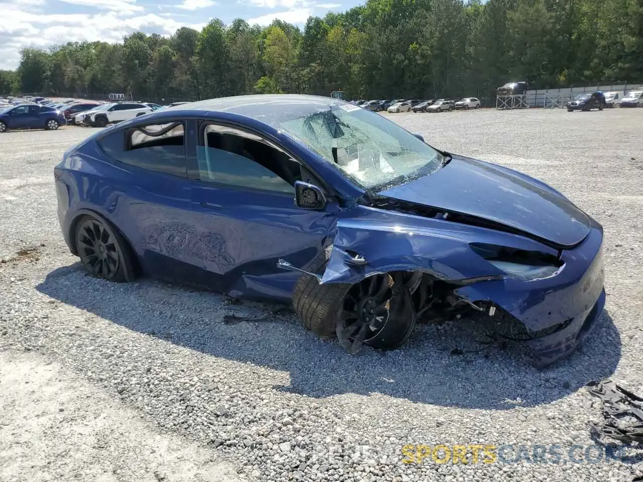 4 Photograph of a damaged car 5YJYGDEE7MF108200 TESLA MODEL Y 2021