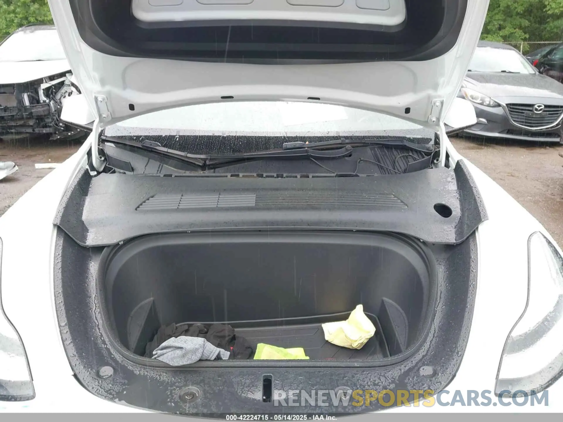 10 Photograph of a damaged car 5YJYGDEE7MF108245 TESLA MODEL Y 2021