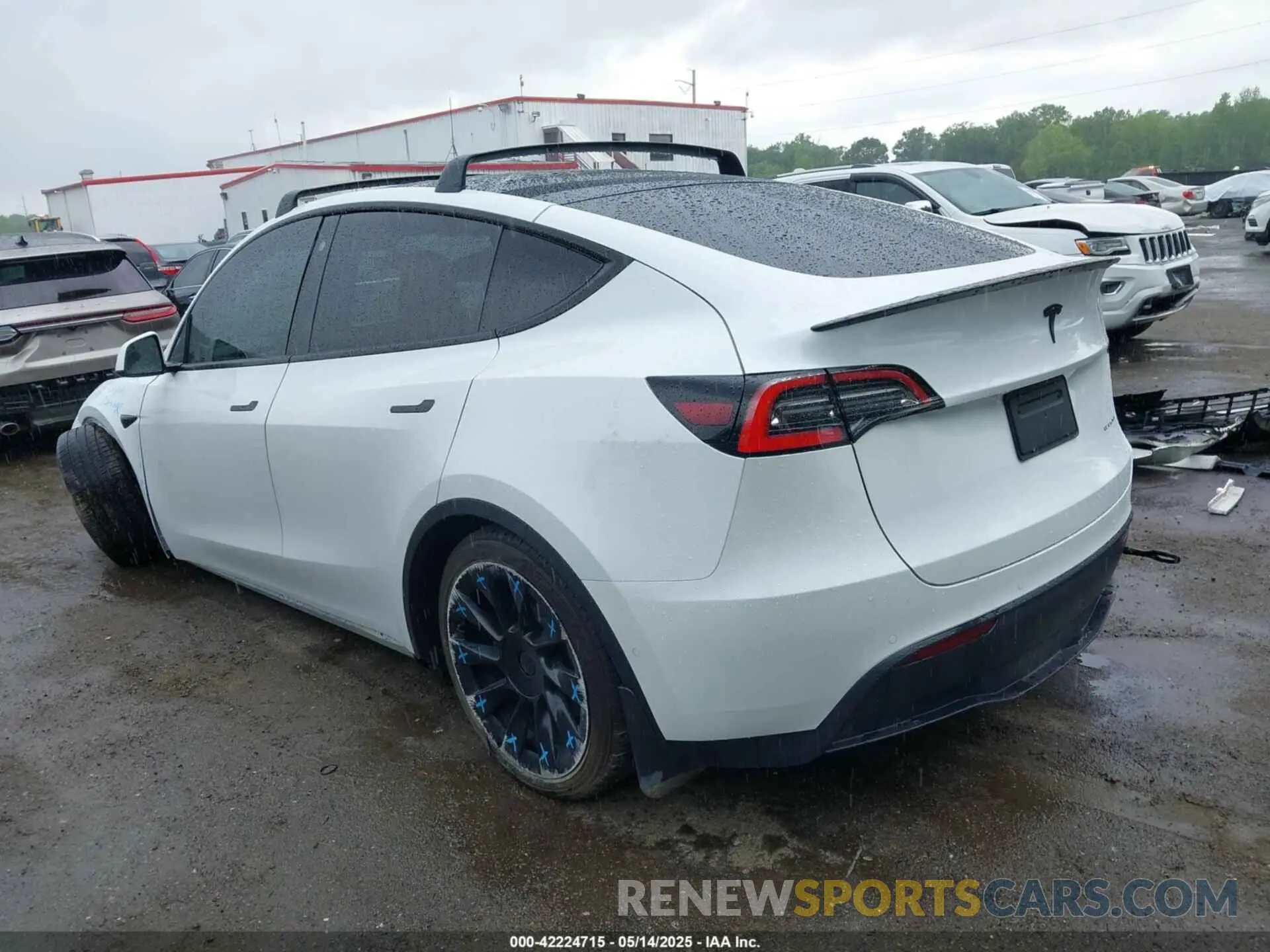 3 Photograph of a damaged car 5YJYGDEE7MF108245 TESLA MODEL Y 2021