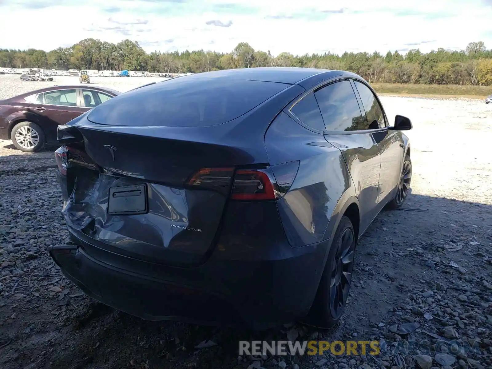 4 Photograph of a damaged car 5YJYGDEE7MF108584 TESLA MODEL Y 2021