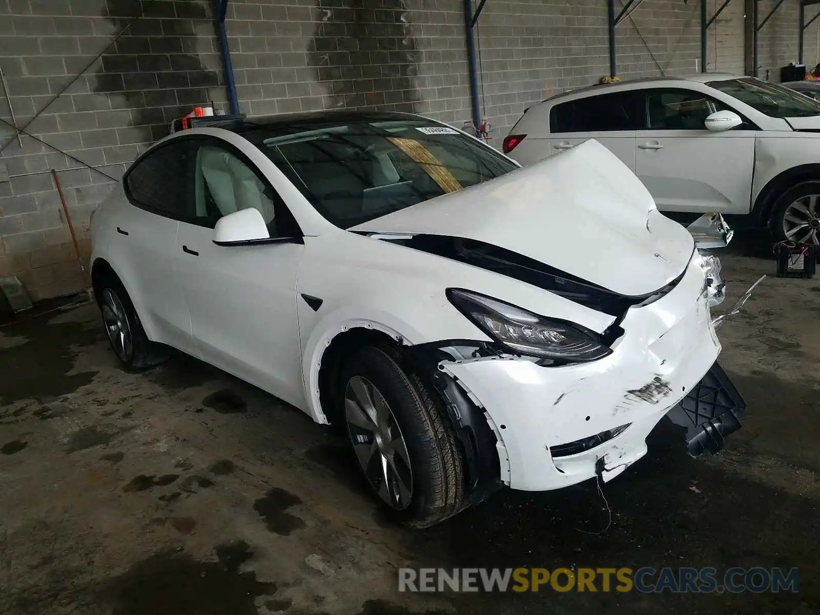 1 Photograph of a damaged car 5YJYGDEE7MF118693 TESLA MODEL Y 2021