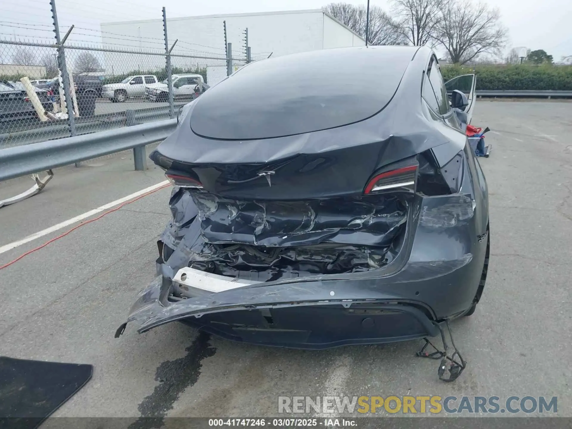 15 Photograph of a damaged car 5YJYGDEE7MF119990 TESLA MODEL Y 2021