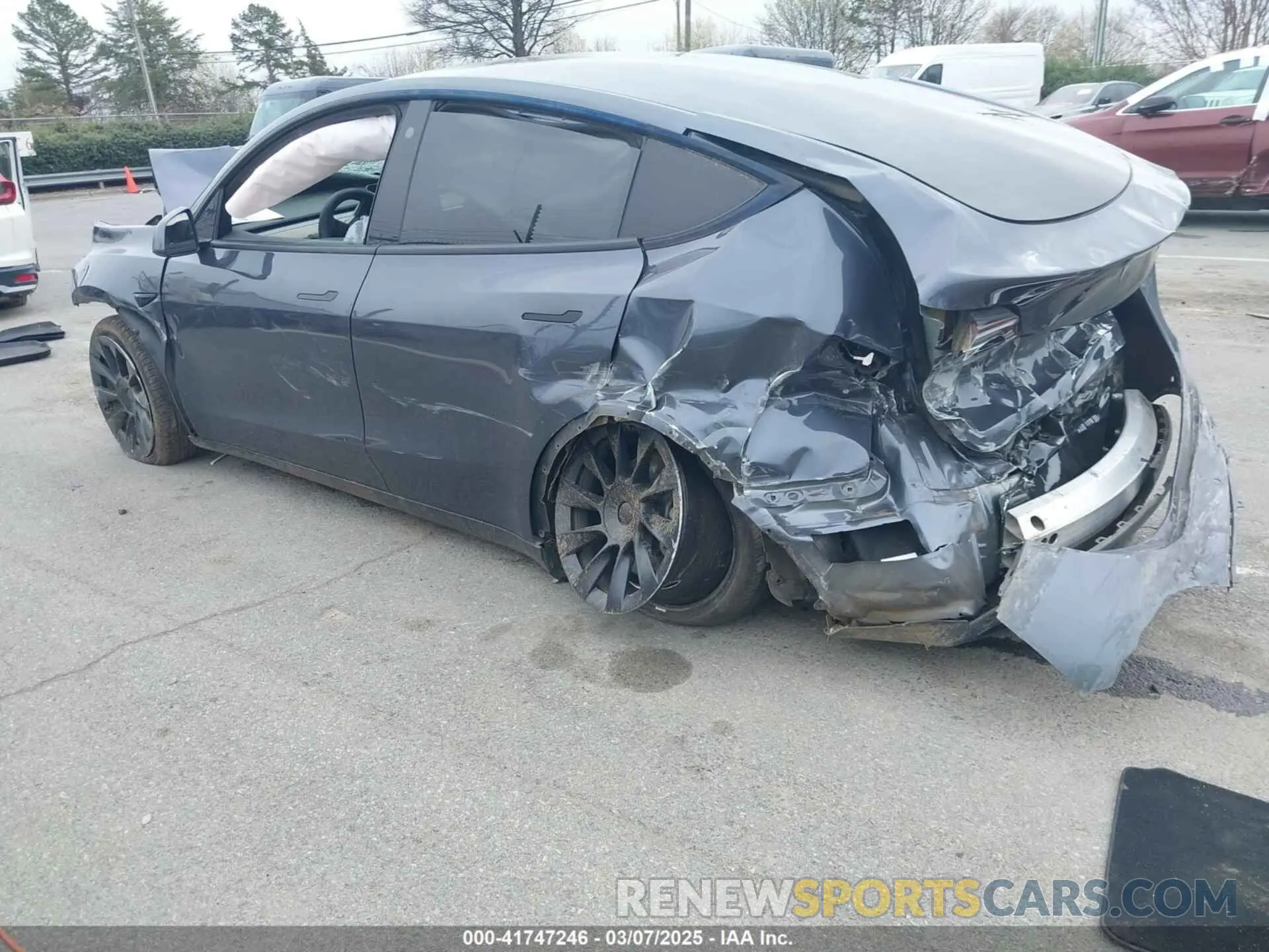 3 Photograph of a damaged car 5YJYGDEE7MF119990 TESLA MODEL Y 2021
