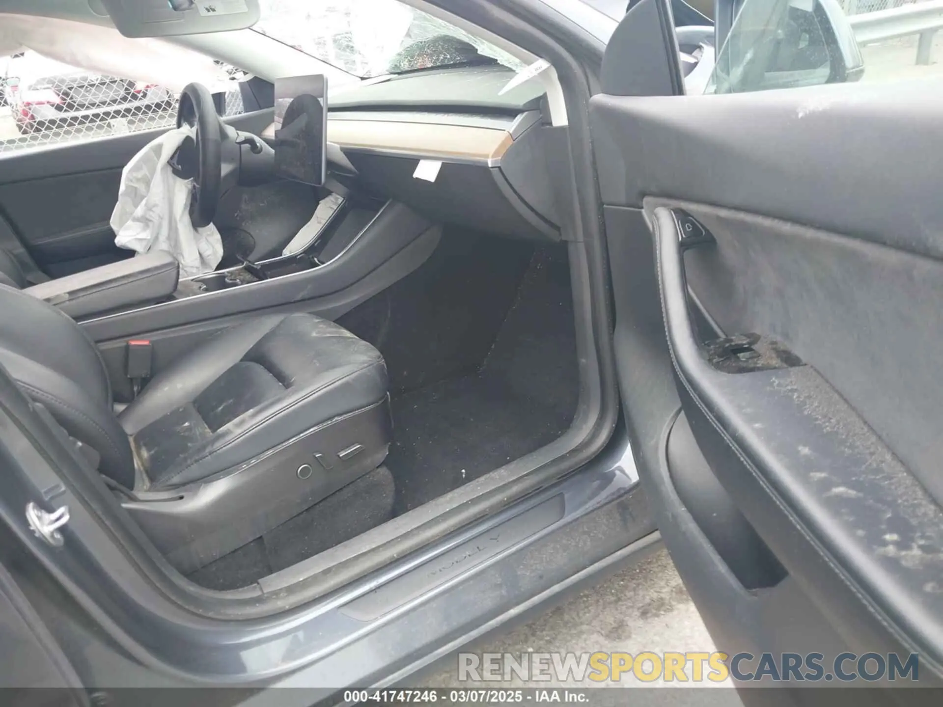 5 Photograph of a damaged car 5YJYGDEE7MF119990 TESLA MODEL Y 2021