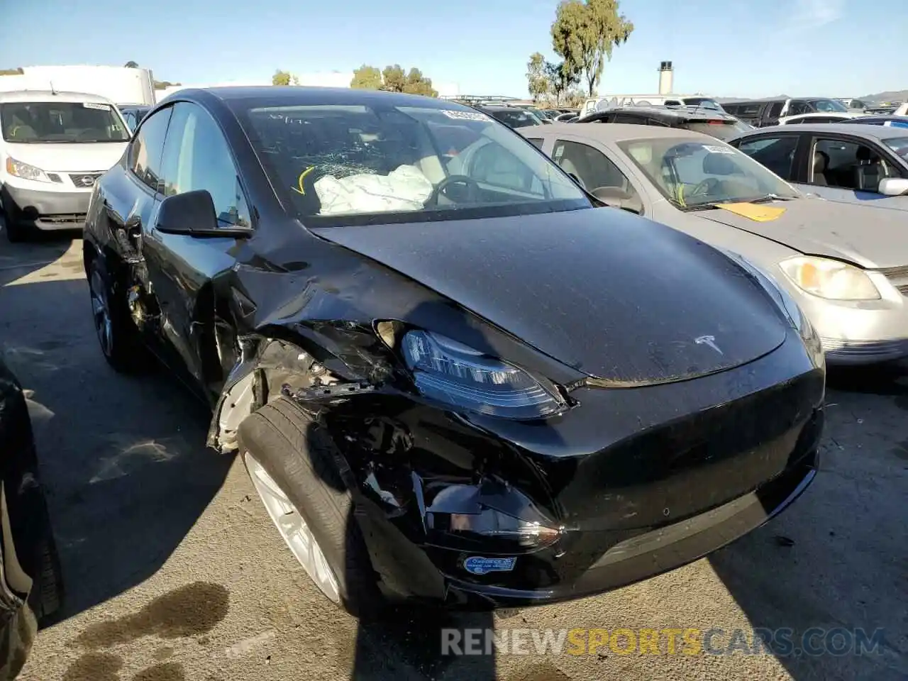 1 Photograph of a damaged car 5YJYGDEE7MF146185 TESLA MODEL Y 2021