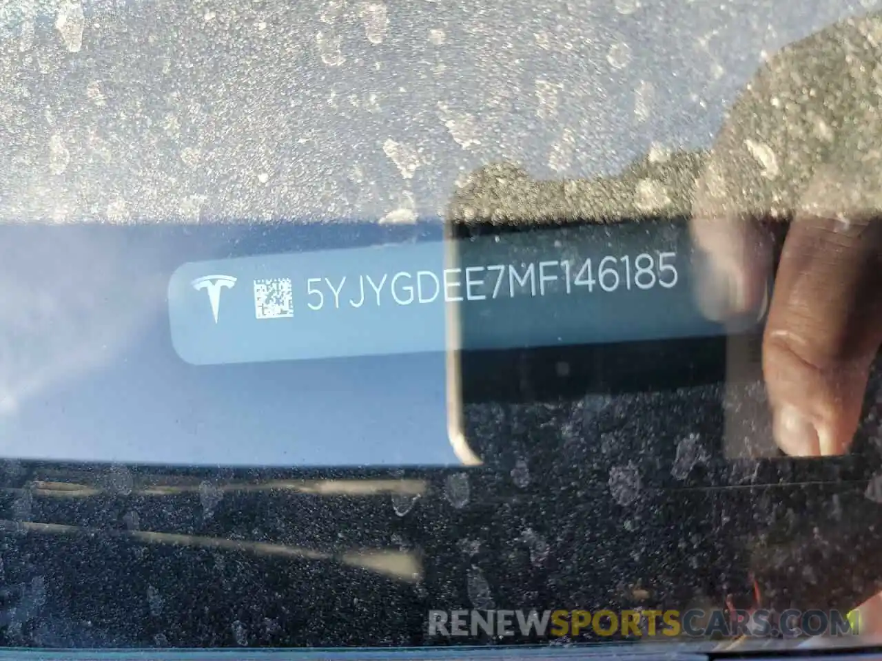 10 Photograph of a damaged car 5YJYGDEE7MF146185 TESLA MODEL Y 2021