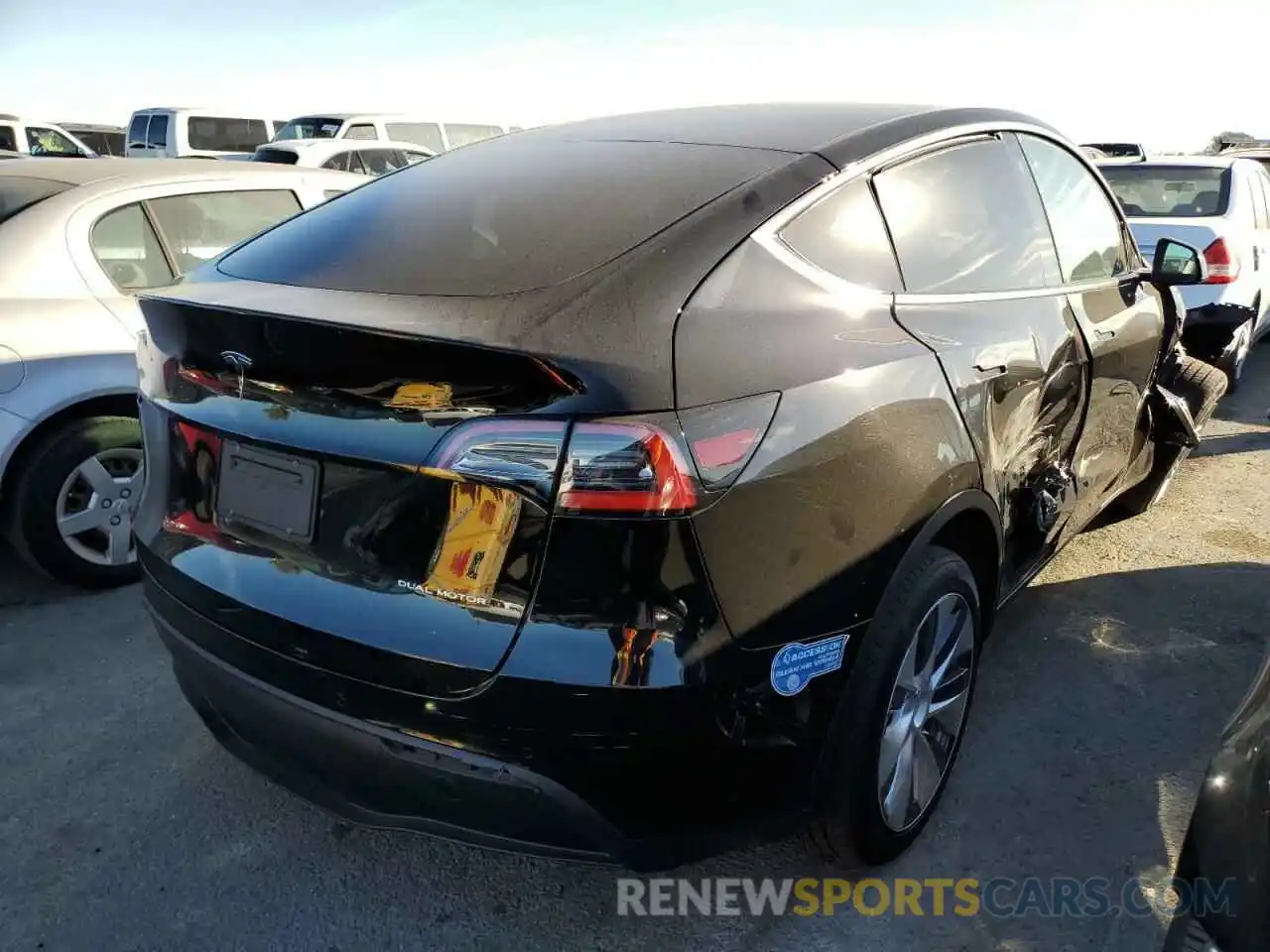 4 Photograph of a damaged car 5YJYGDEE7MF146185 TESLA MODEL Y 2021