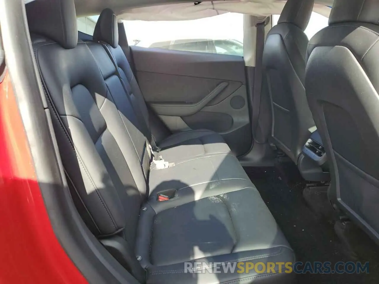 10 Photograph of a damaged car 5YJYGDEE7MF148079 TESLA MODEL Y 2021