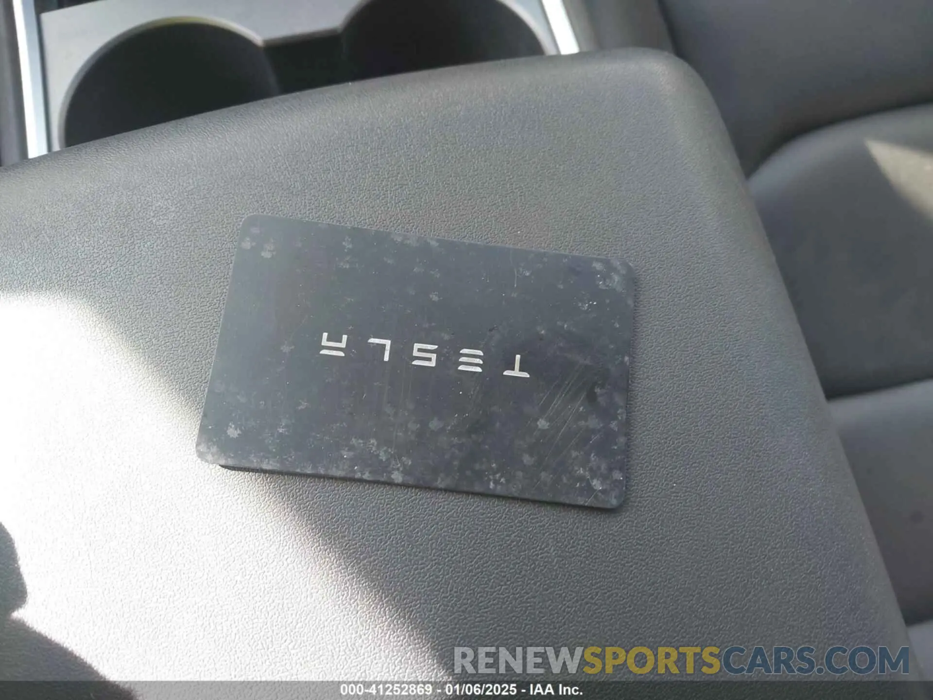 11 Photograph of a damaged car 5YJYGDEE7MF149037 TESLA MODEL Y 2021