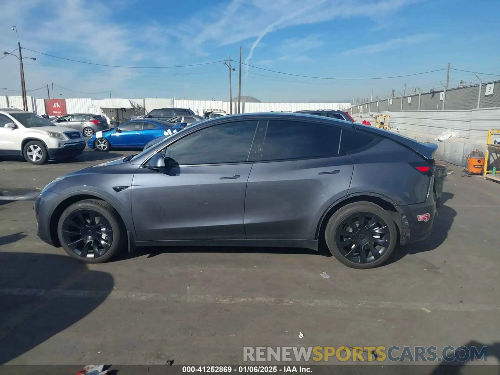 14 Photograph of a damaged car 5YJYGDEE7MF149037 TESLA MODEL Y 2021