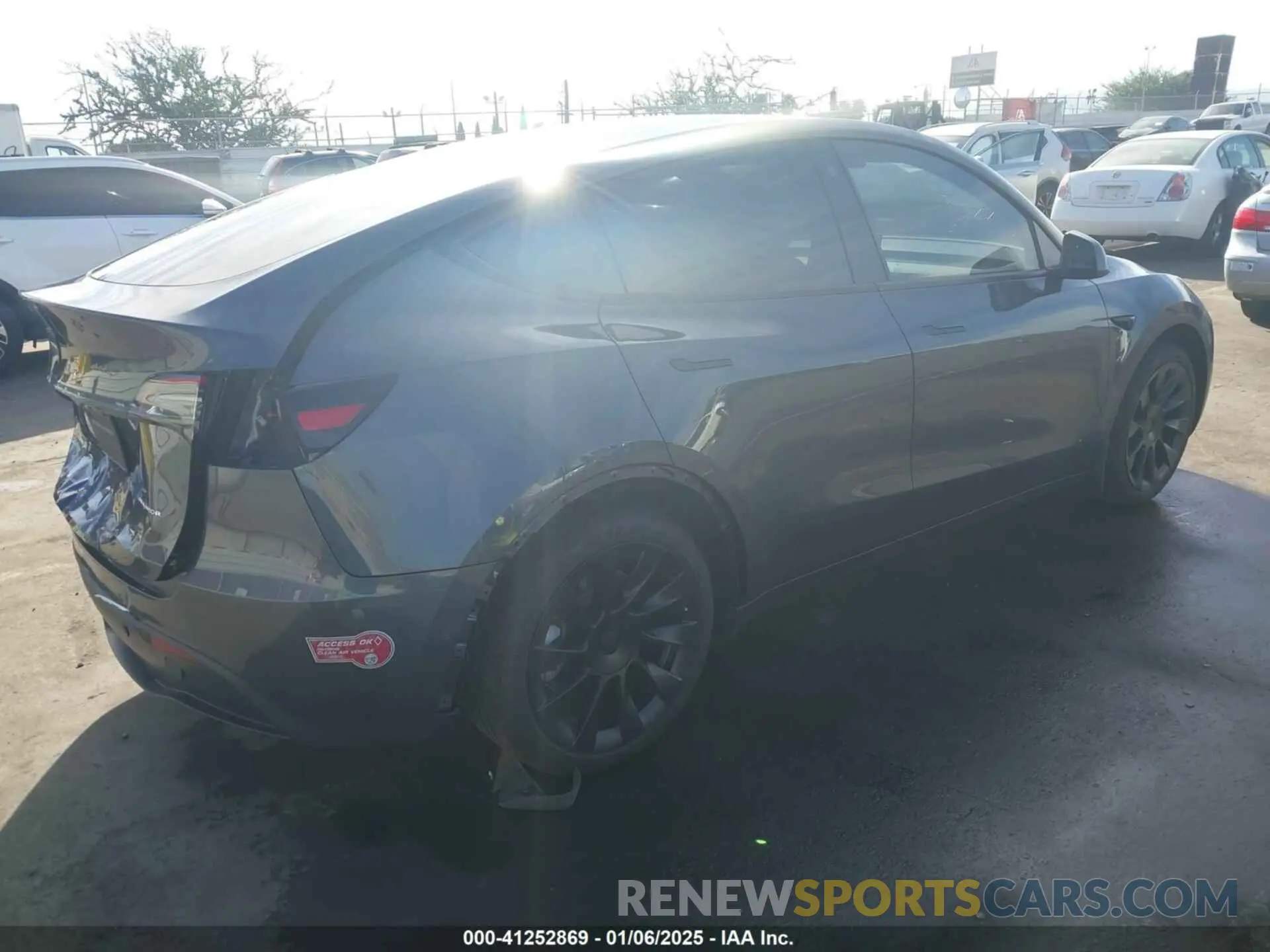 4 Photograph of a damaged car 5YJYGDEE7MF149037 TESLA MODEL Y 2021