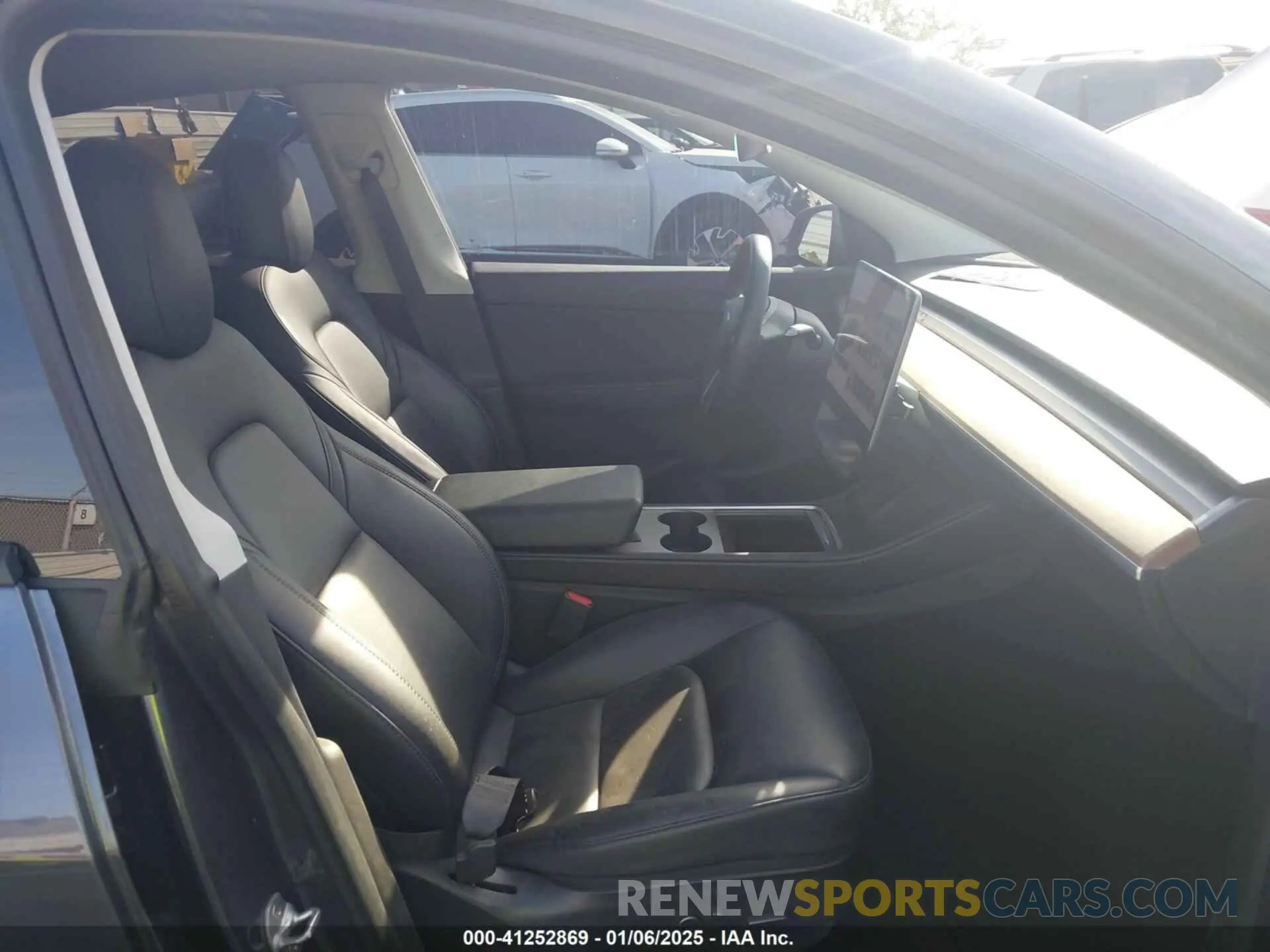 5 Photograph of a damaged car 5YJYGDEE7MF149037 TESLA MODEL Y 2021