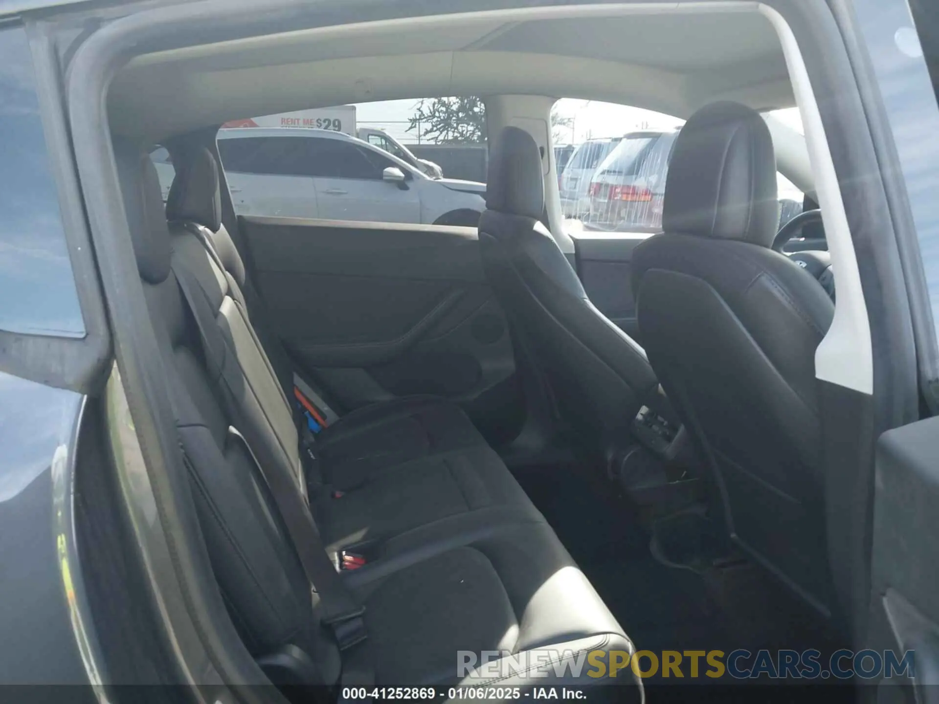 8 Photograph of a damaged car 5YJYGDEE7MF149037 TESLA MODEL Y 2021