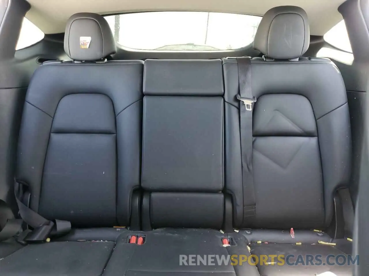10 Photograph of a damaged car 5YJYGDEE7MF152990 TESLA MODEL Y 2021