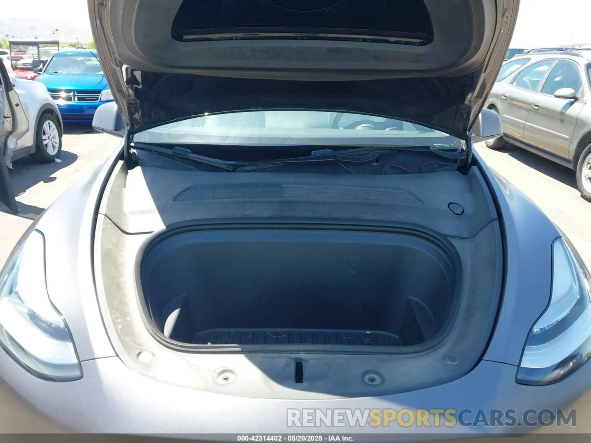 10 Photograph of a damaged car 5YJYGDEE7MF157459 TESLA MODEL Y 2021
