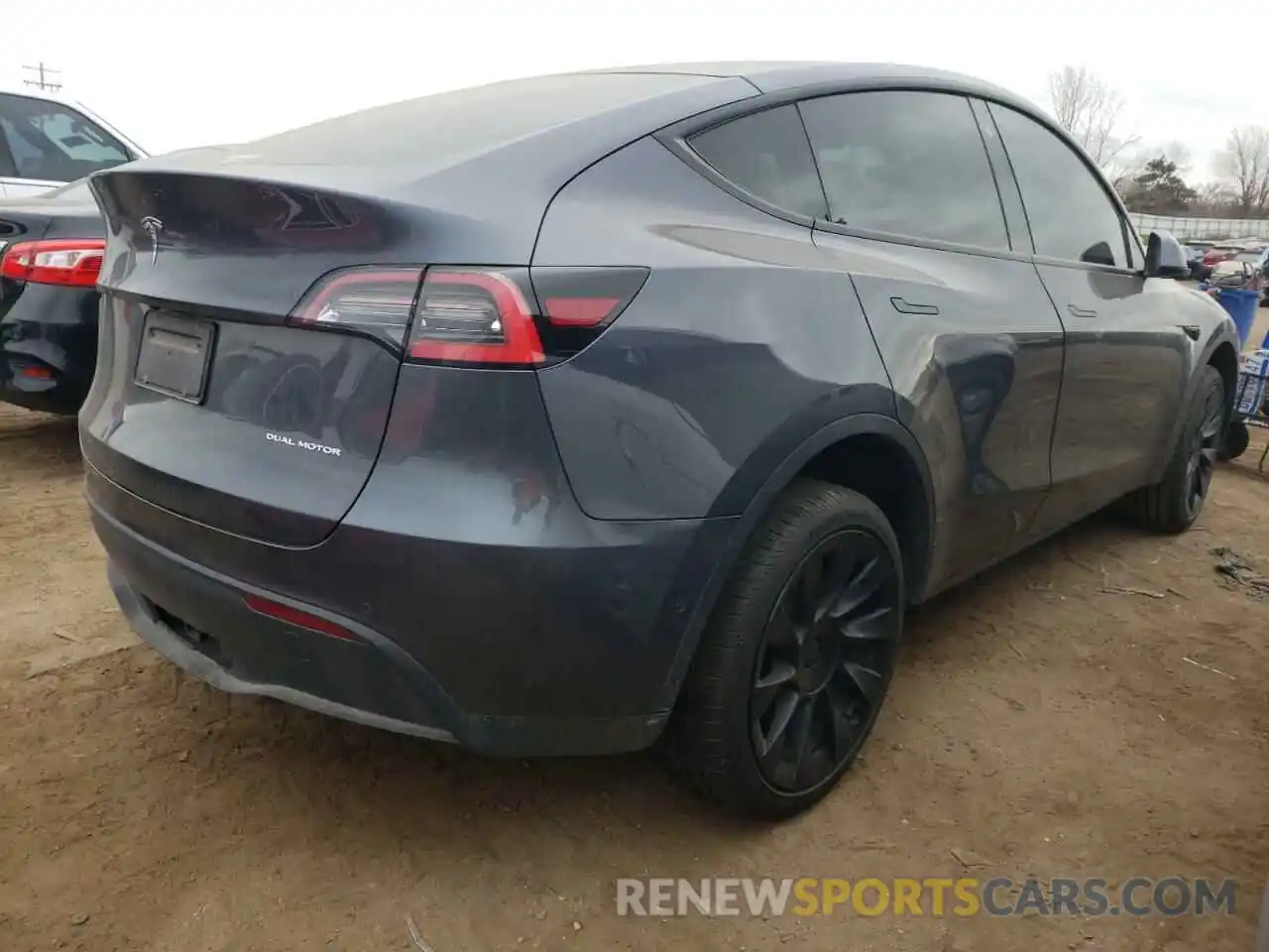 4 Photograph of a damaged car 5YJYGDEE7MF183477 TESLA MODEL Y 2021