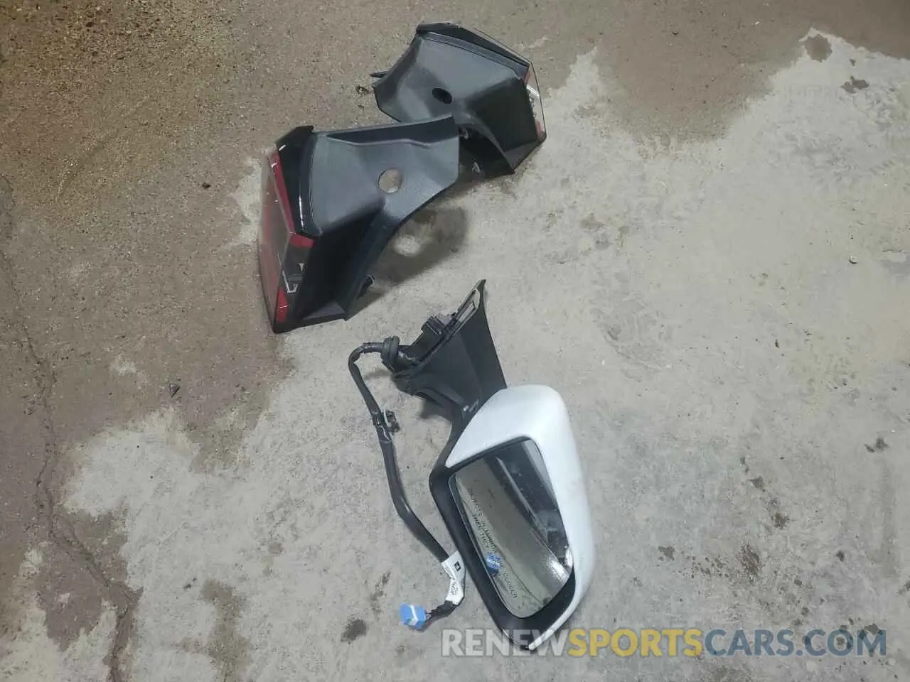 13 Photograph of a damaged car 5YJYGDEE7MF185360 TESLA MODEL Y 2021