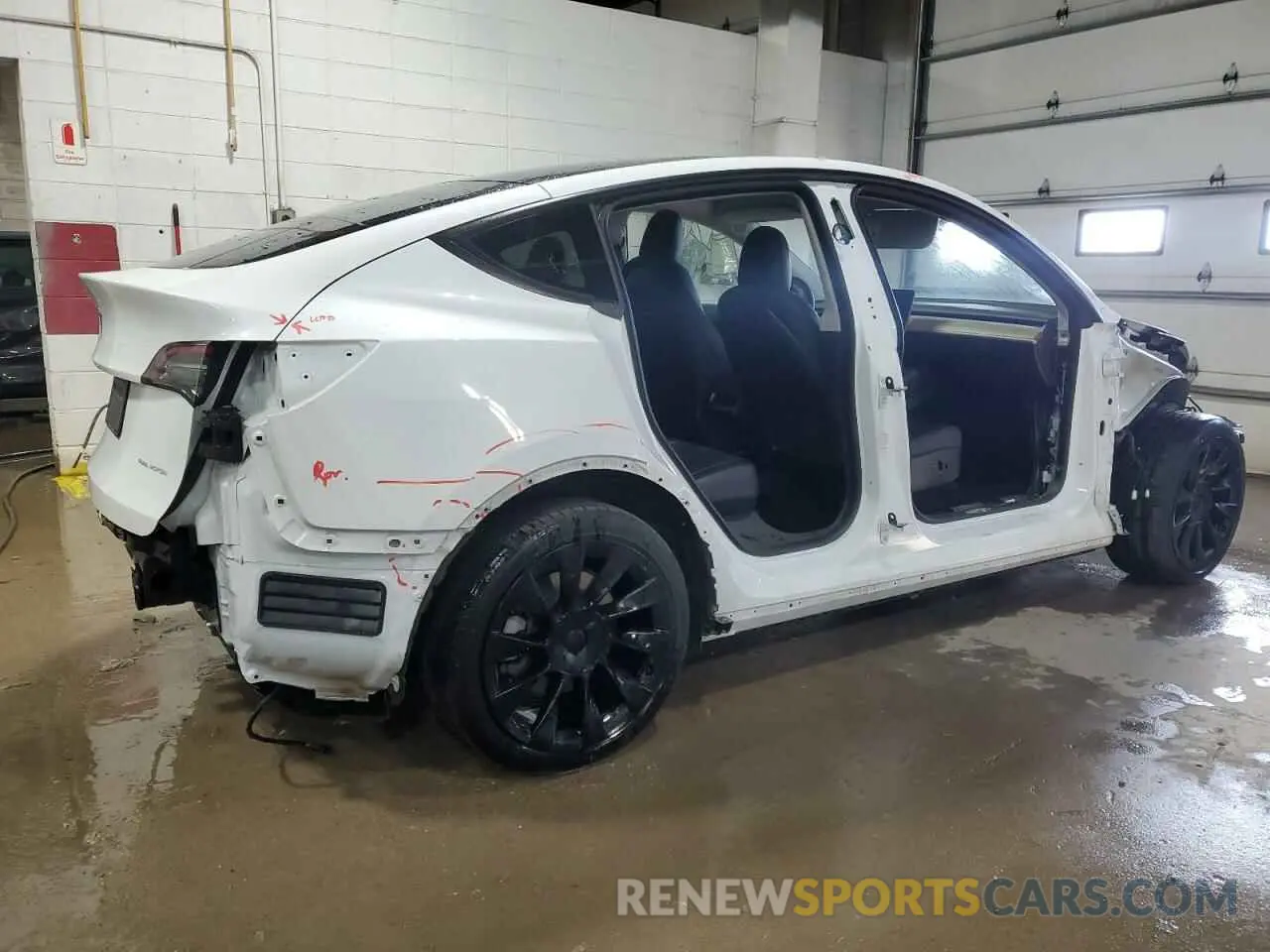 3 Photograph of a damaged car 5YJYGDEE7MF185360 TESLA MODEL Y 2021