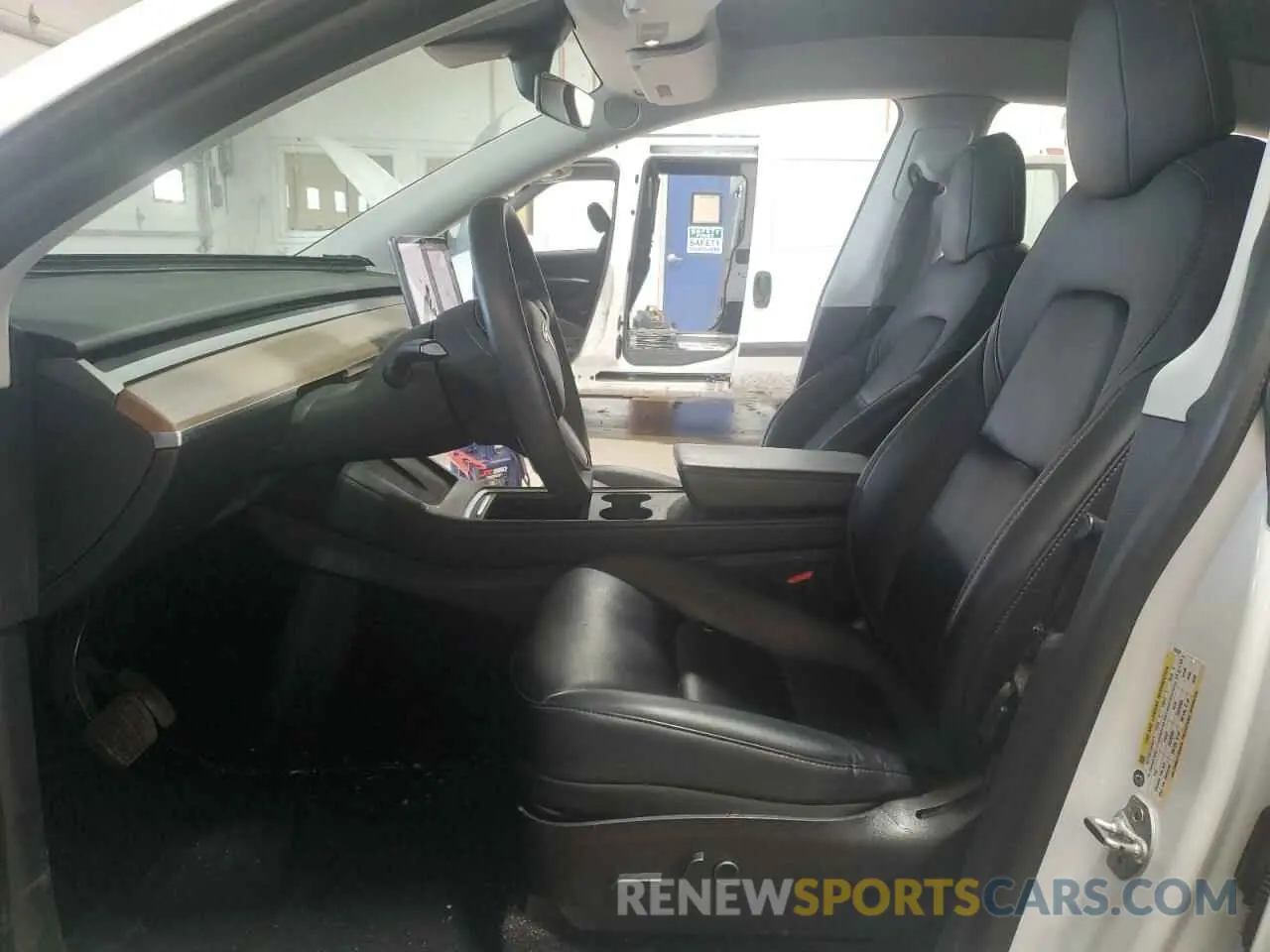7 Photograph of a damaged car 5YJYGDEE7MF185360 TESLA MODEL Y 2021