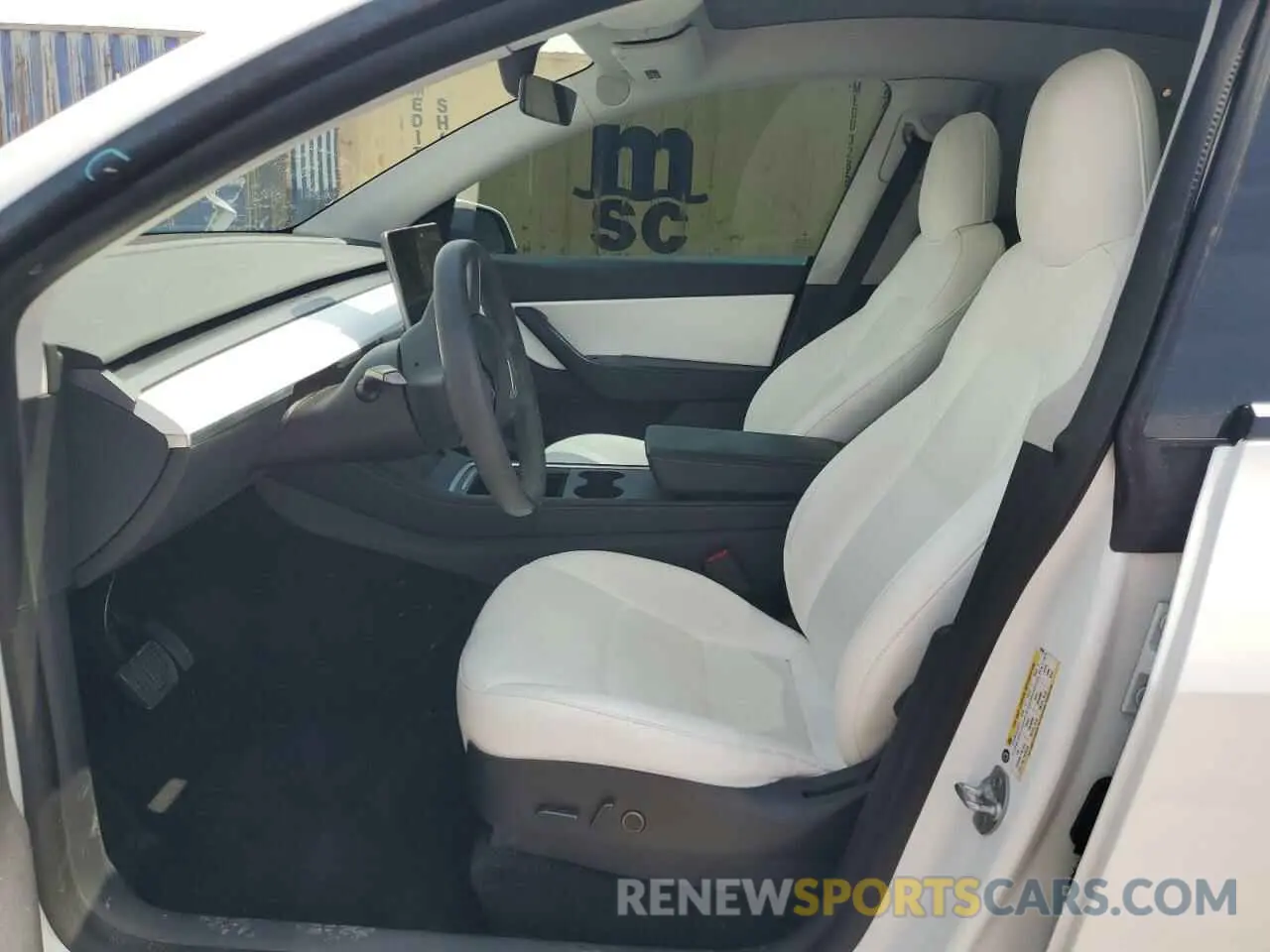 7 Photograph of a damaged car 5YJYGDEE7MF190090 TESLA MODEL Y 2021
