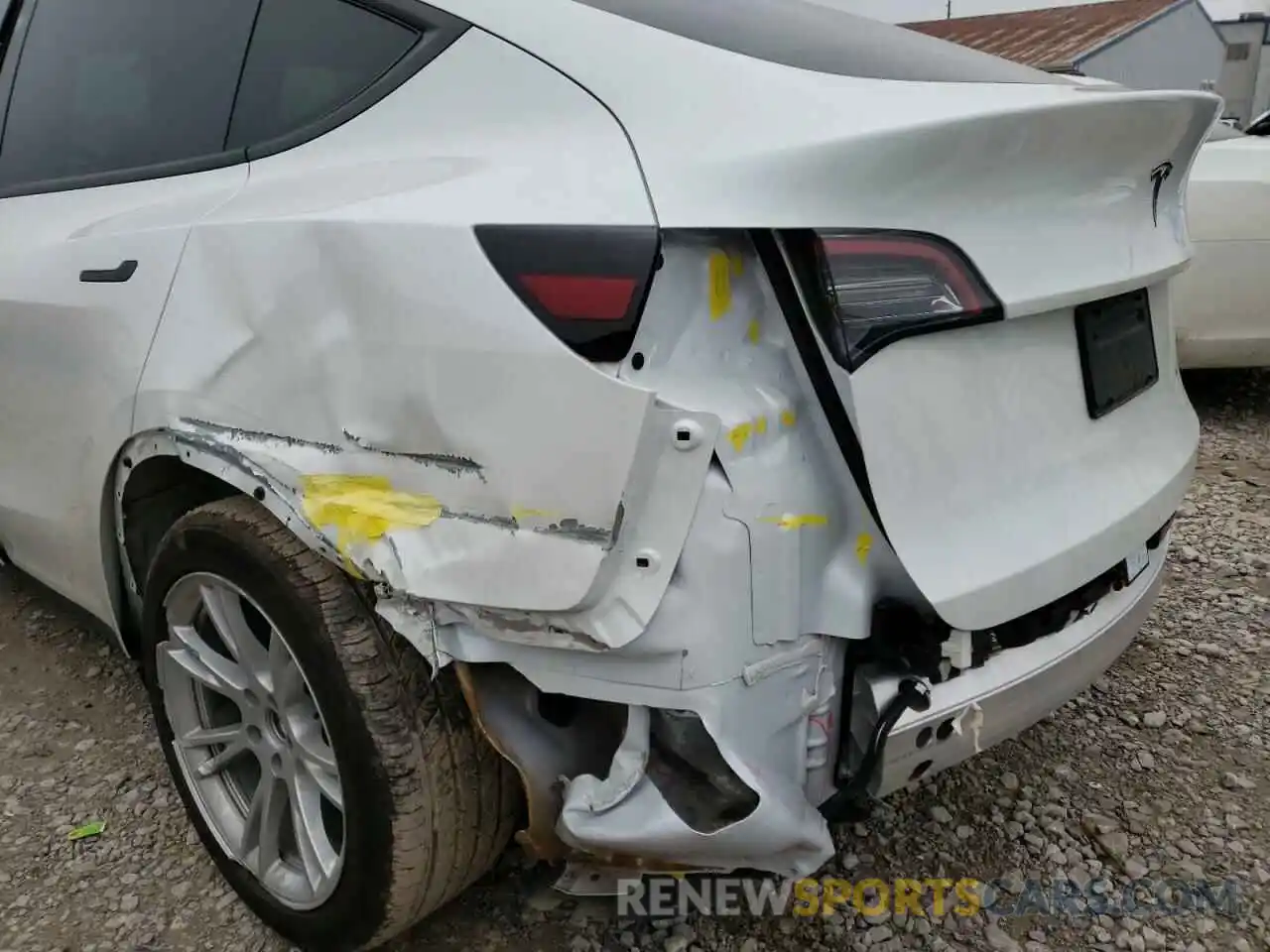 9 Photograph of a damaged car 5YJYGDEE7MF200214 TESLA MODEL Y 2021