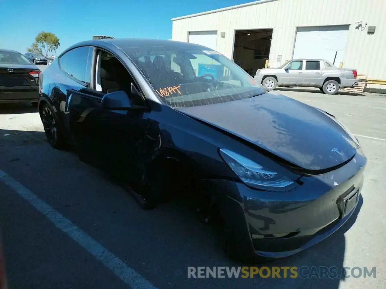 1 Photograph of a damaged car 5YJYGDEE7MF219250 TESLA MODEL Y 2021