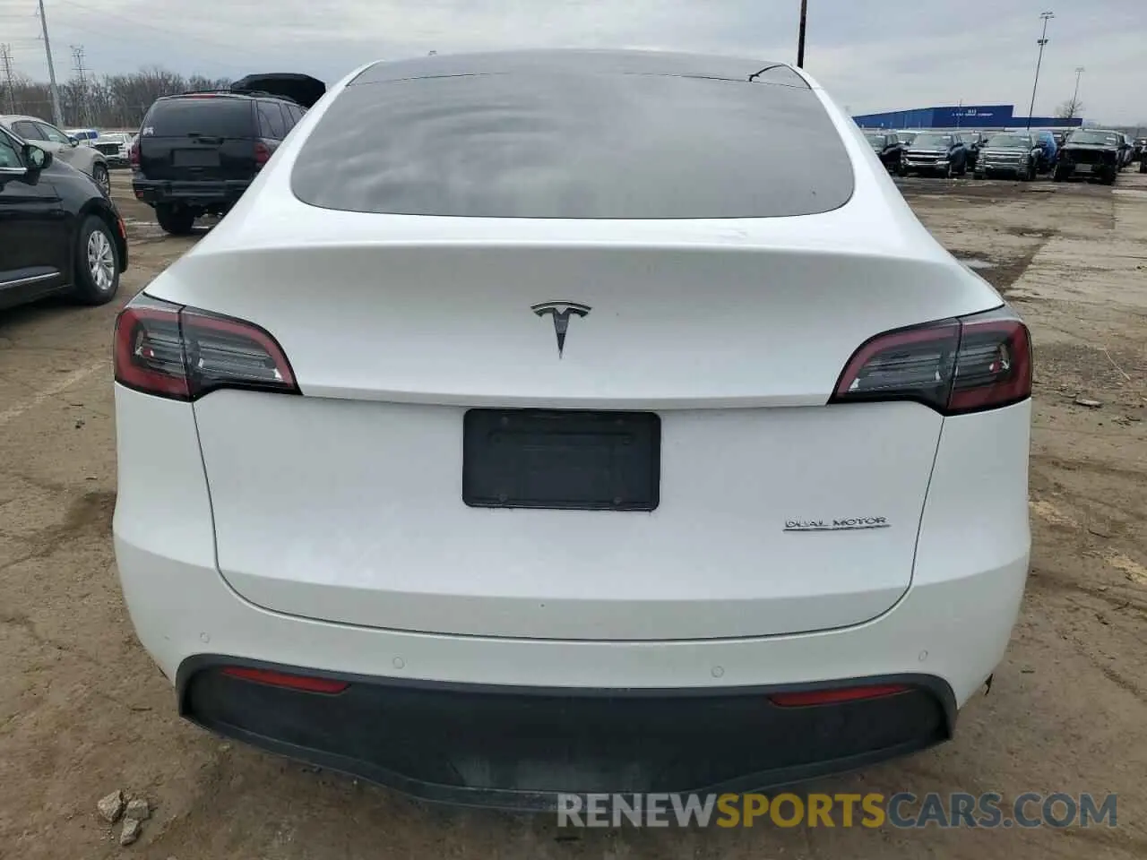 6 Photograph of a damaged car 5YJYGDEE7MF220608 TESLA MODEL Y 2021