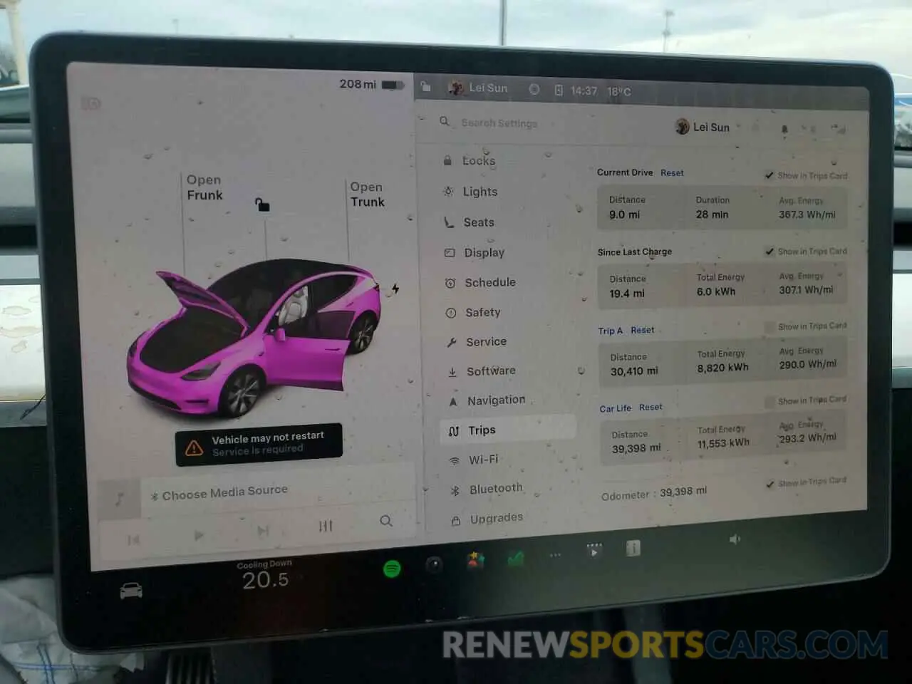 9 Photograph of a damaged car 5YJYGDEE7MF220608 TESLA MODEL Y 2021