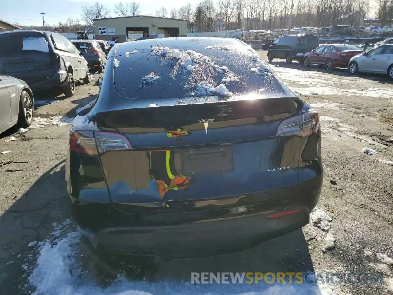 6 Photograph of a damaged car 5YJYGDEE7MF245248 TESLA MODEL Y 2021