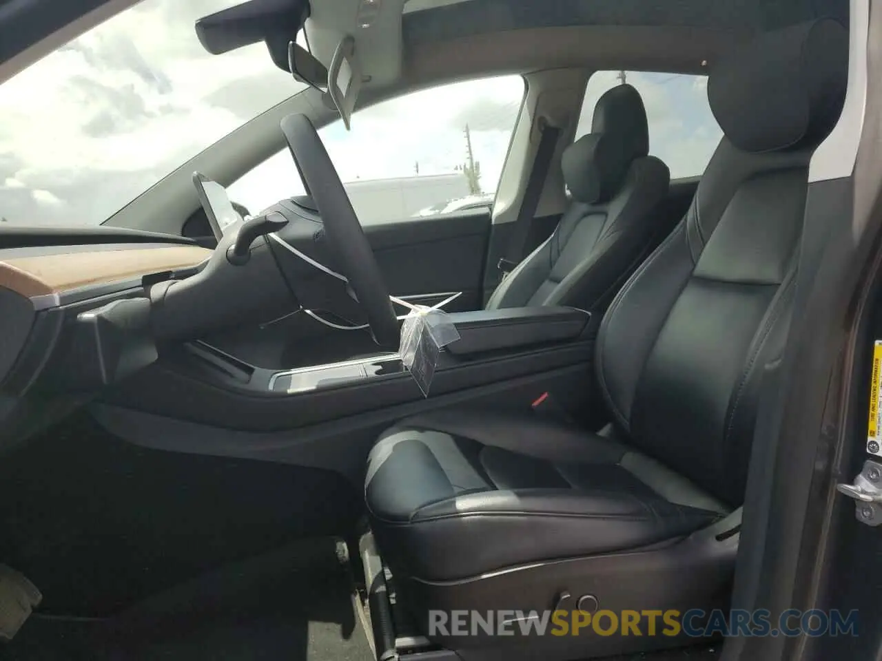 7 Photograph of a damaged car 5YJYGDEE7MF262177 TESLA MODEL Y 2021