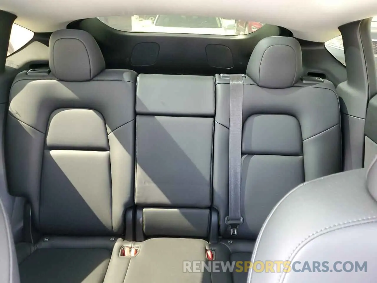 10 Photograph of a damaged car 5YJYGDEE7MF264849 TESLA MODEL Y 2021