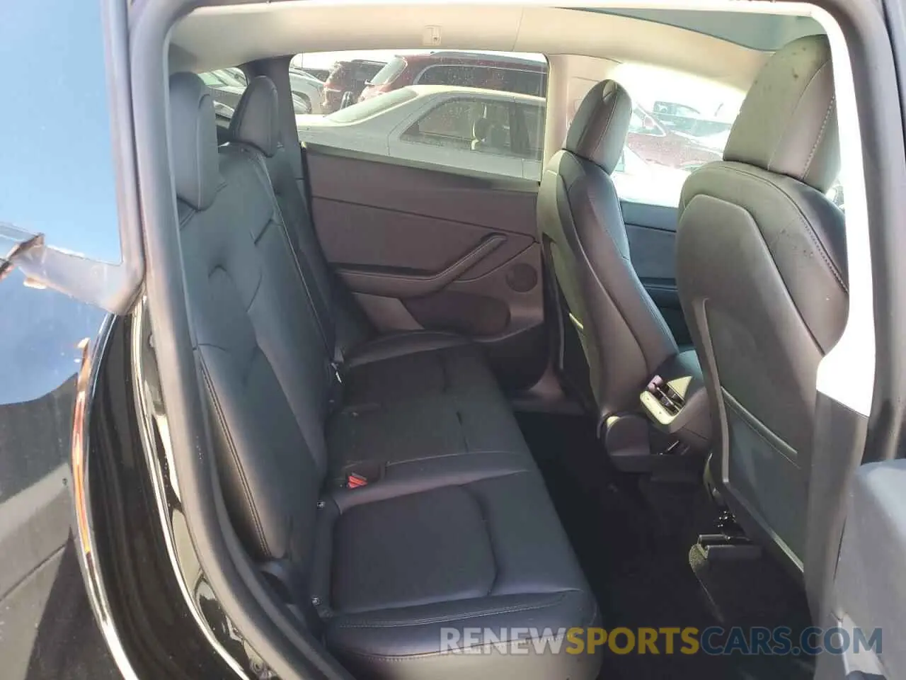 11 Photograph of a damaged car 5YJYGDEE7MF264849 TESLA MODEL Y 2021