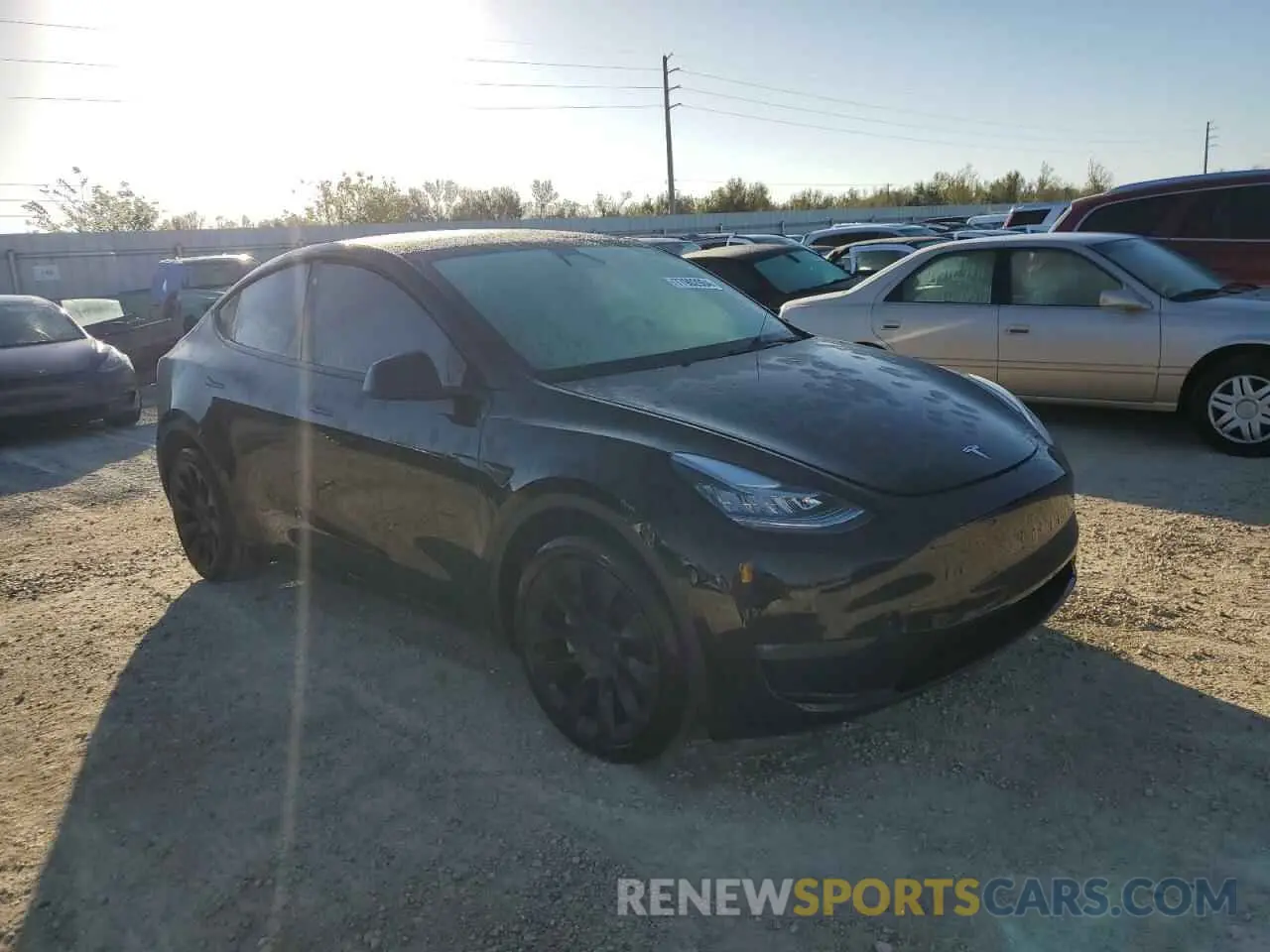 4 Photograph of a damaged car 5YJYGDEE7MF264849 TESLA MODEL Y 2021