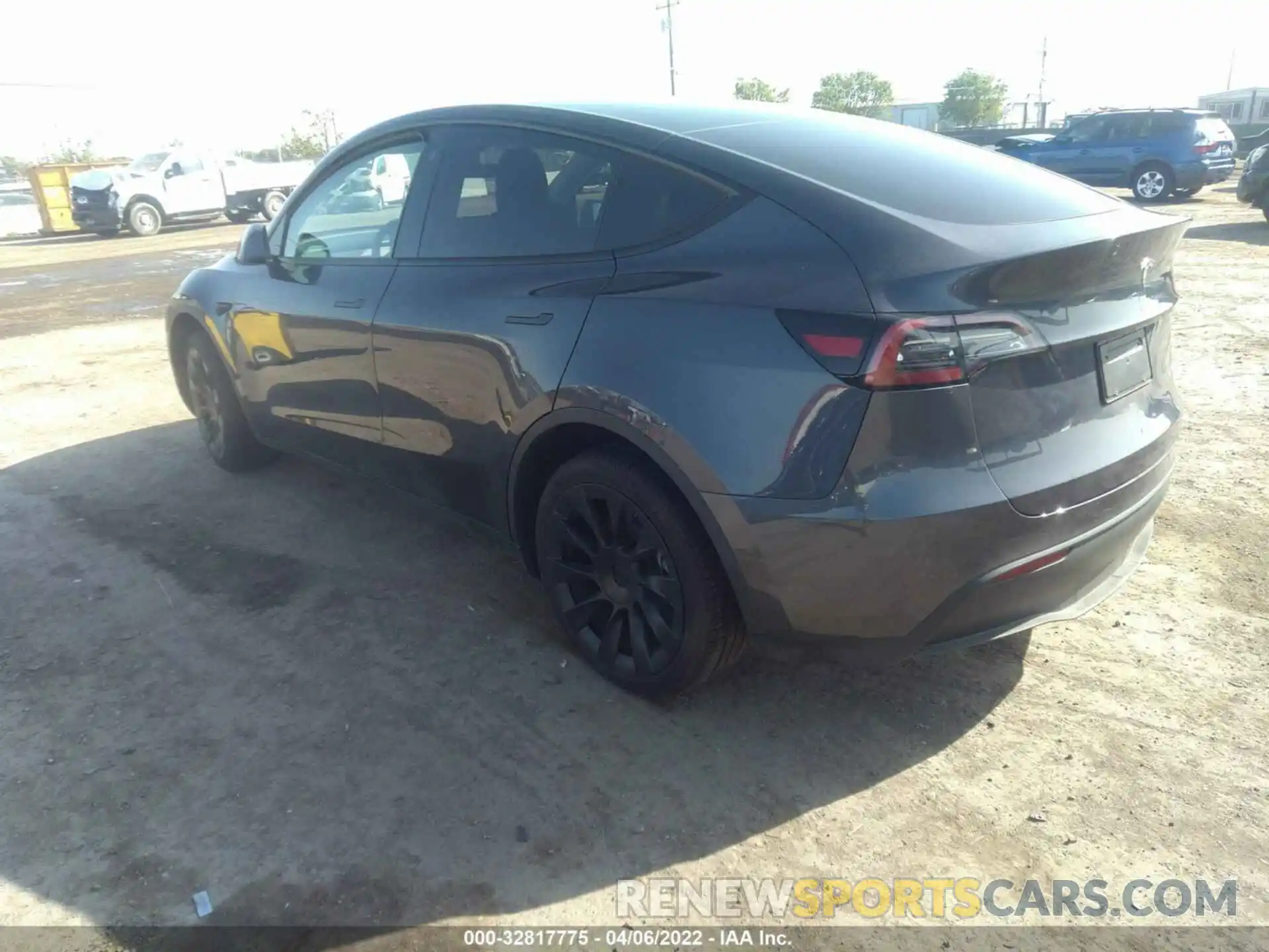 3 Photograph of a damaged car 5YJYGDEE7MF271204 TESLA MODEL Y 2021