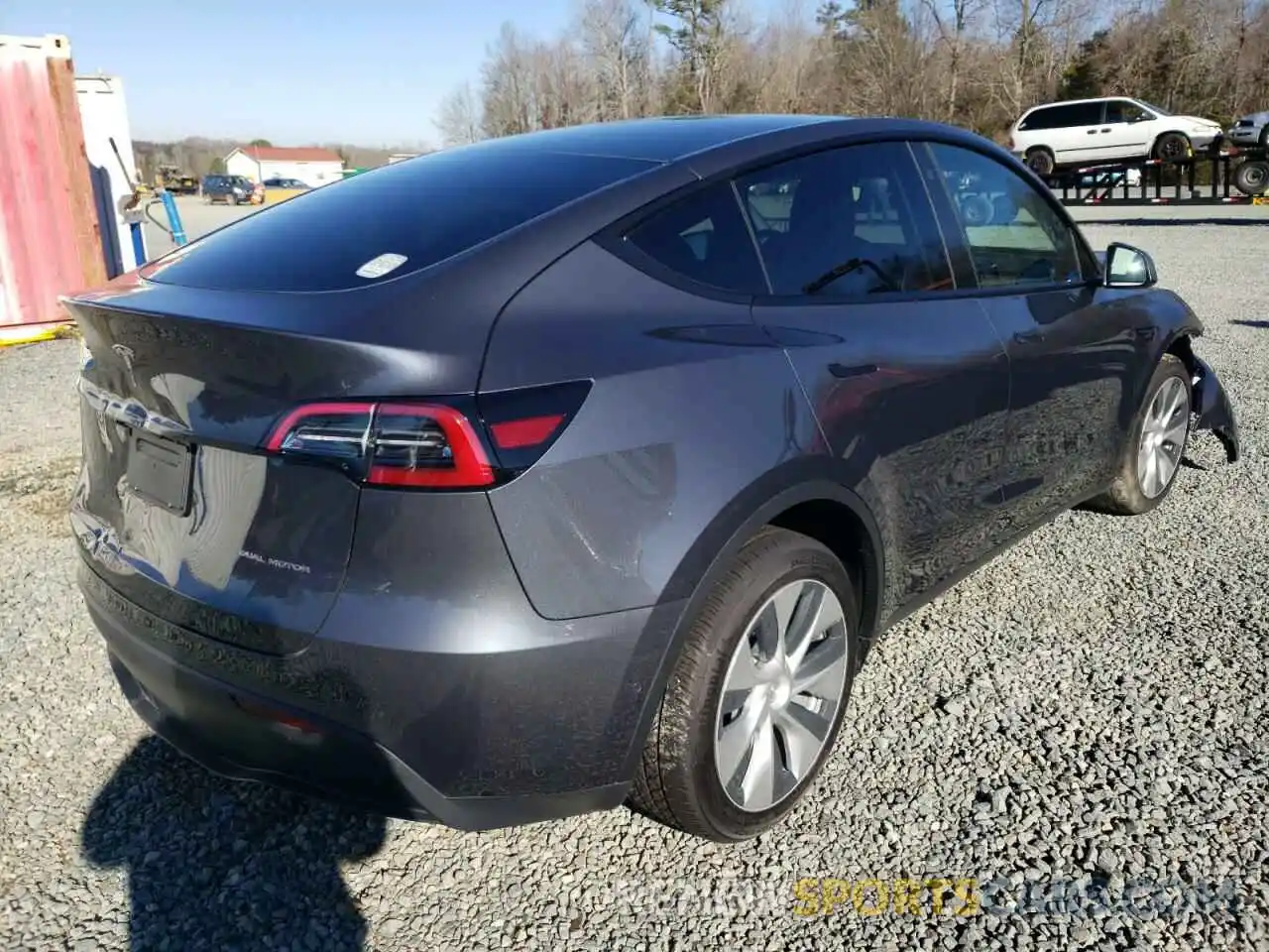 4 Photograph of a damaged car 5YJYGDEE7MF279061 TESLA MODEL Y 2021