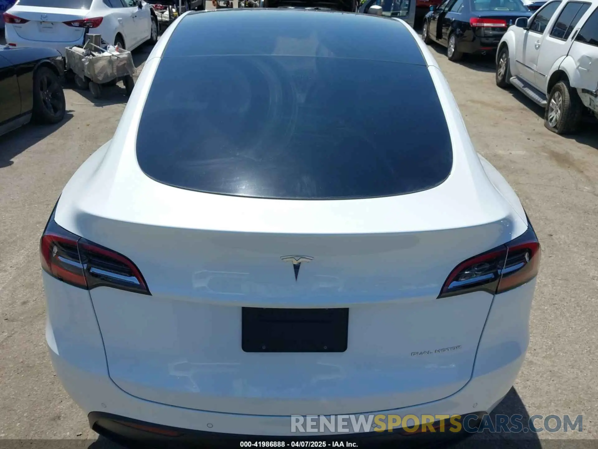 16 Photograph of a damaged car 5YJYGDEE7MF279223 TESLA MODEL Y 2021