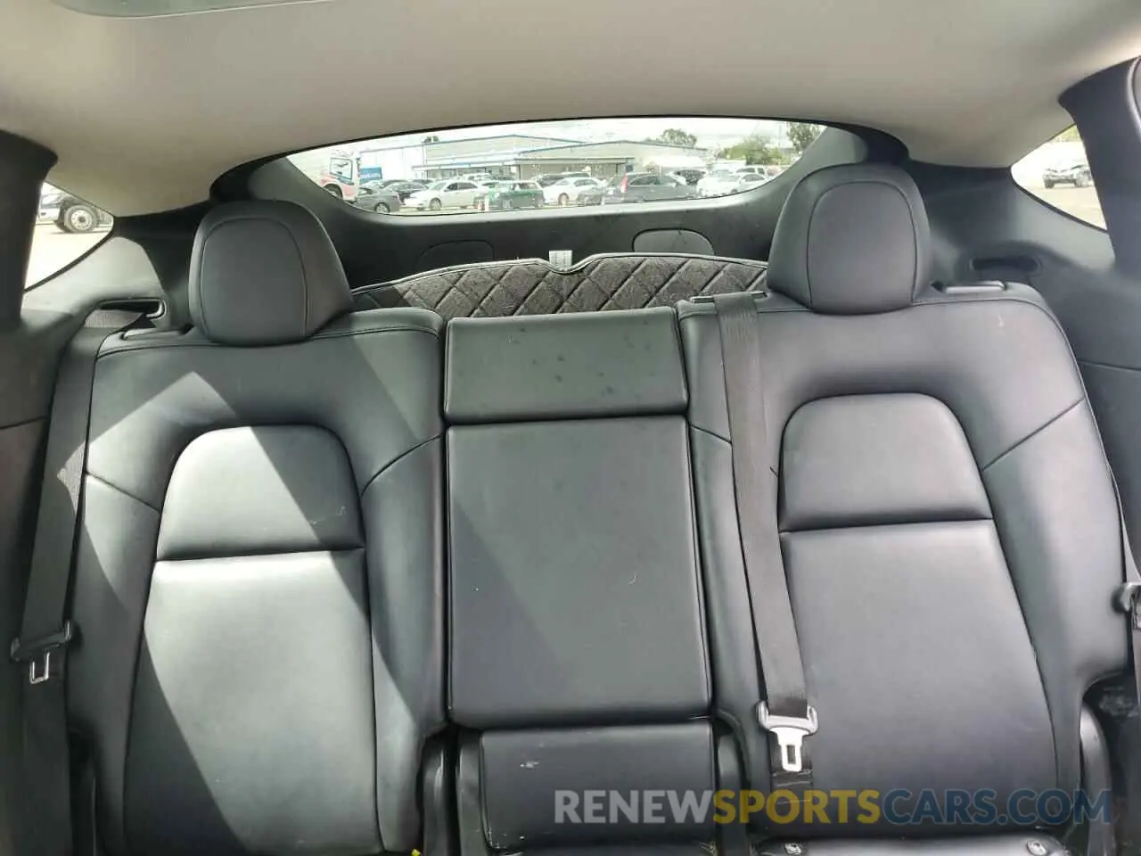 10 Photograph of a damaged car 5YJYGDEE7MF283966 TESLA MODEL Y 2021
