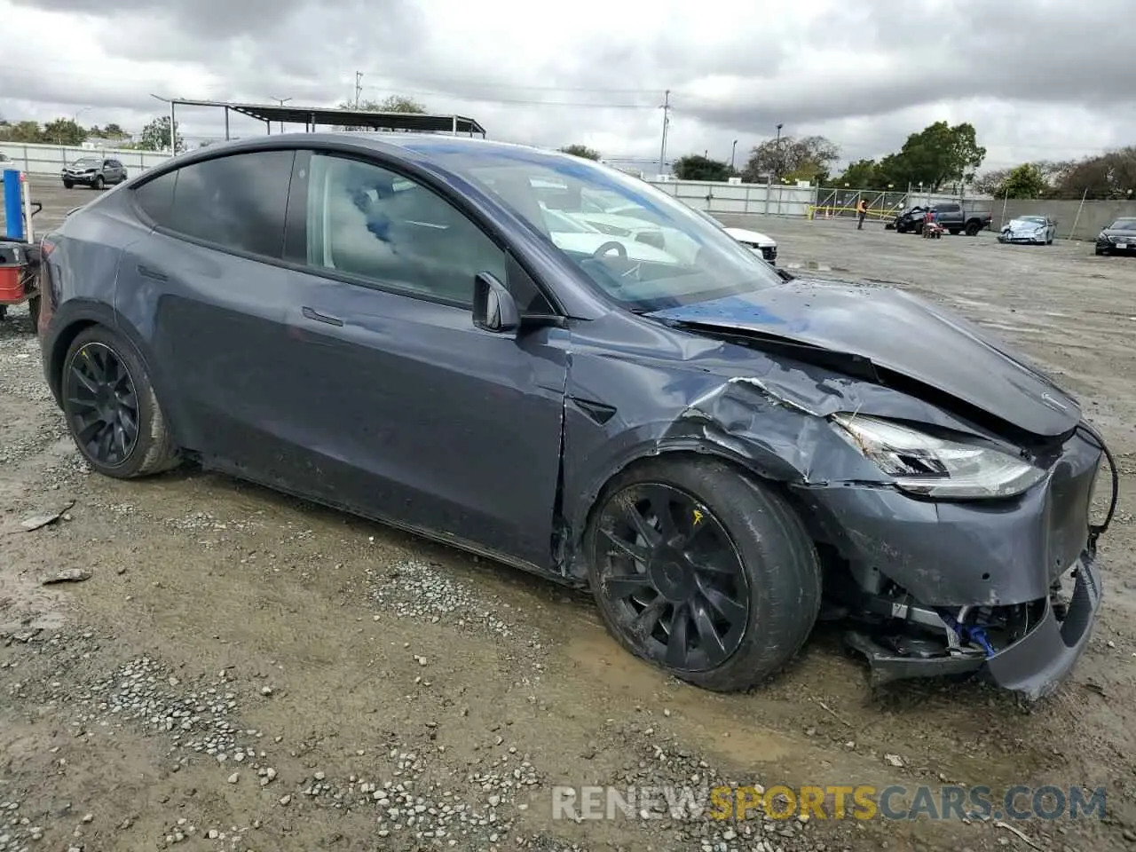 4 Photograph of a damaged car 5YJYGDEE7MF283966 TESLA MODEL Y 2021