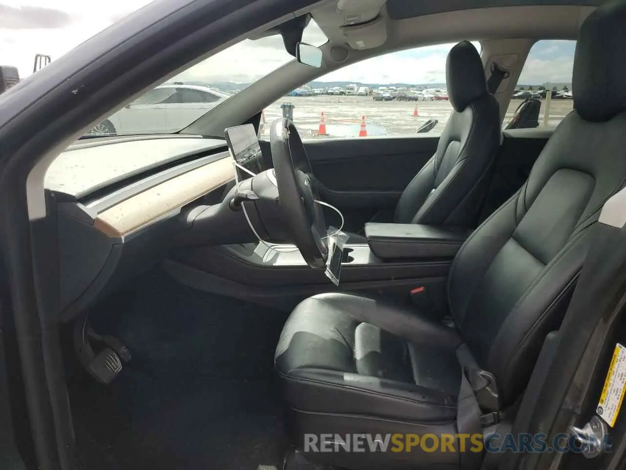 7 Photograph of a damaged car 5YJYGDEE7MF283966 TESLA MODEL Y 2021