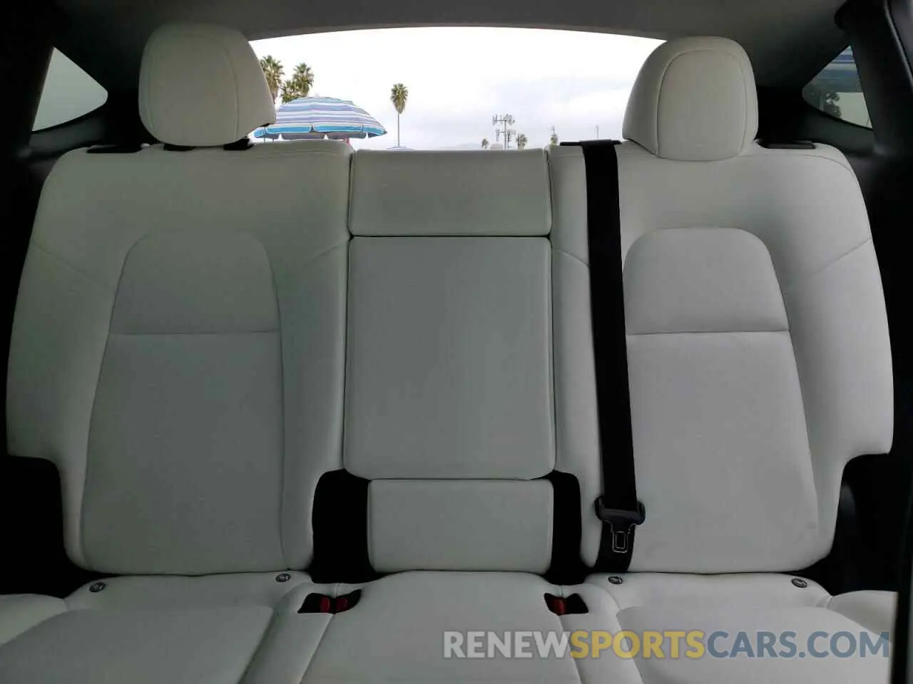 10 Photograph of a damaged car 5YJYGDEE7MF284860 TESLA MODEL Y 2021