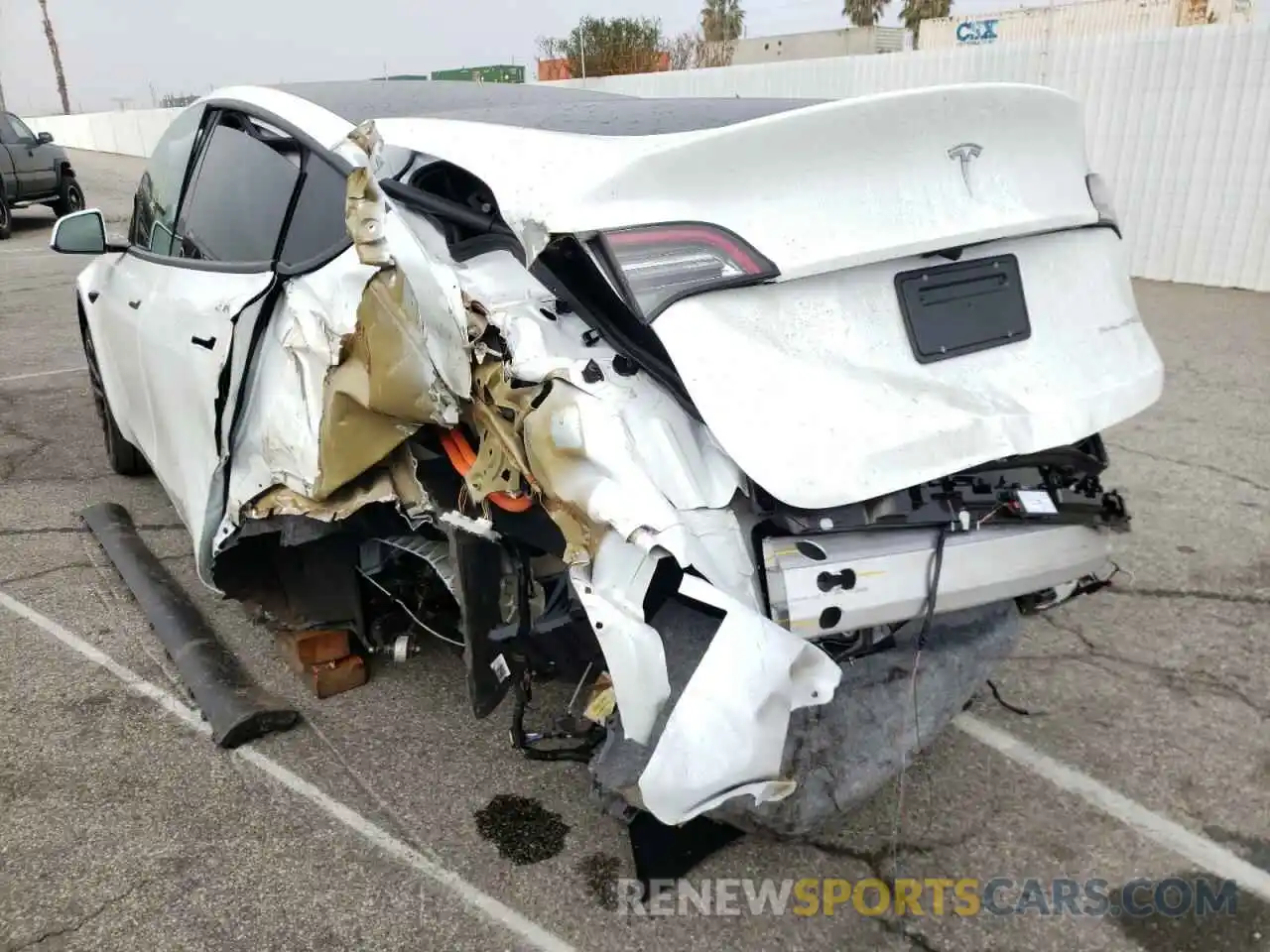 3 Photograph of a damaged car 5YJYGDEE7MF285099 TESLA MODEL Y 2021