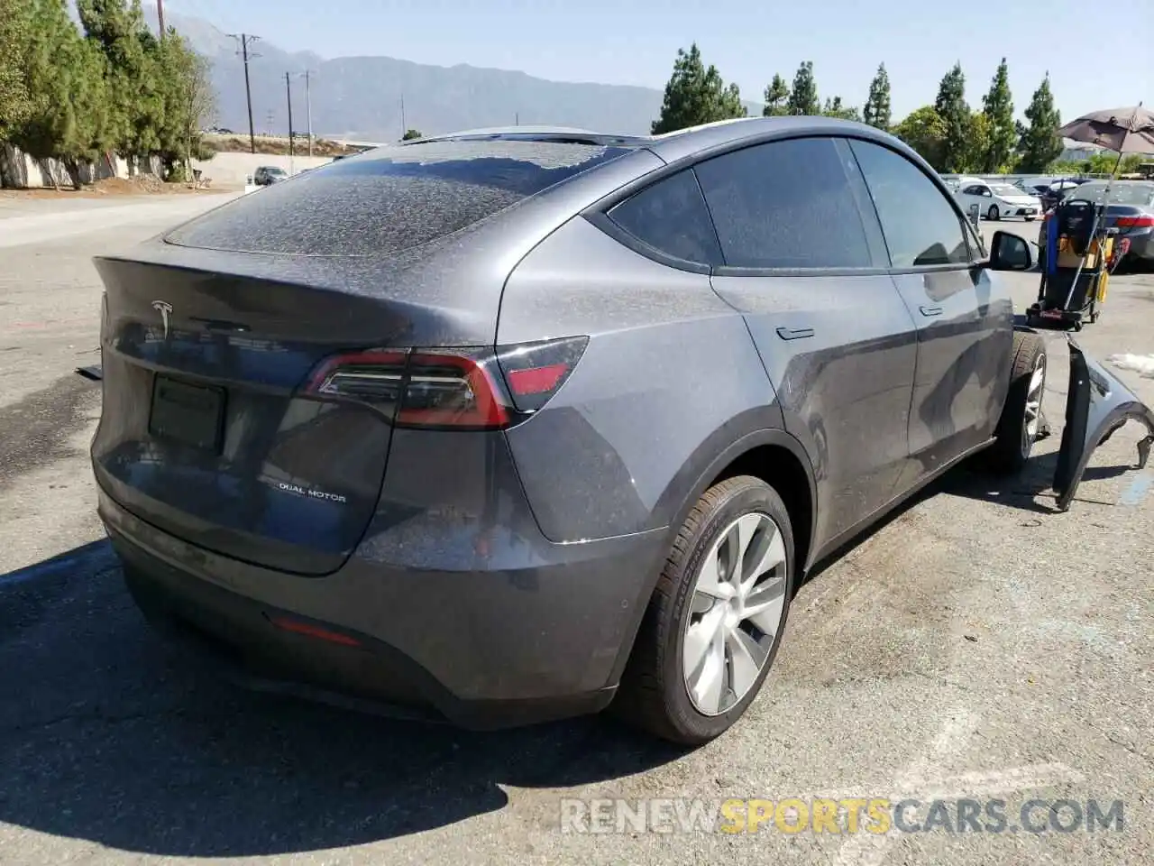 4 Photograph of a damaged car 5YJYGDEE7MF301656 TESLA MODEL Y 2021