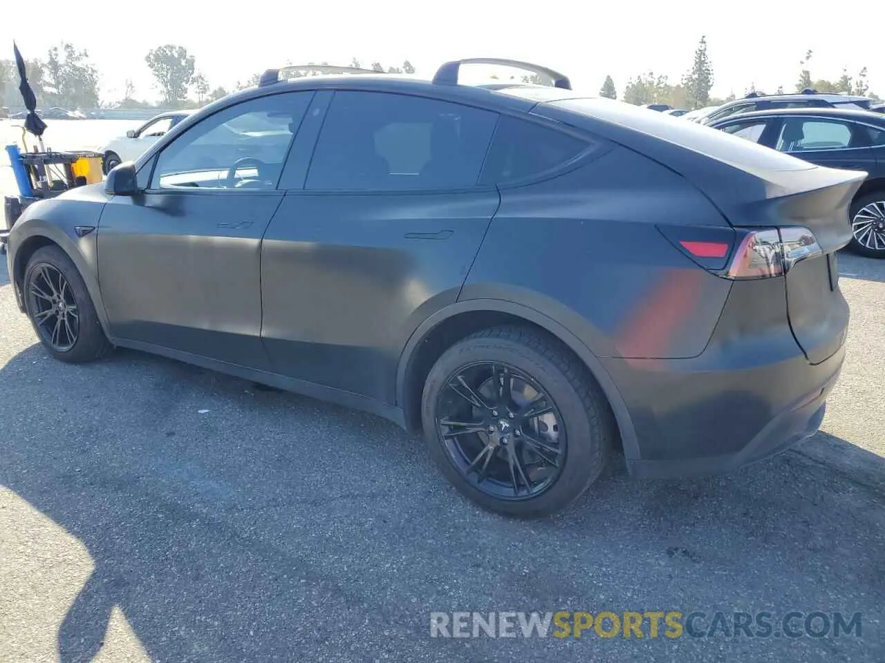 2 Photograph of a damaged car 5YJYGDEE7MF304590 TESLA MODEL Y 2021