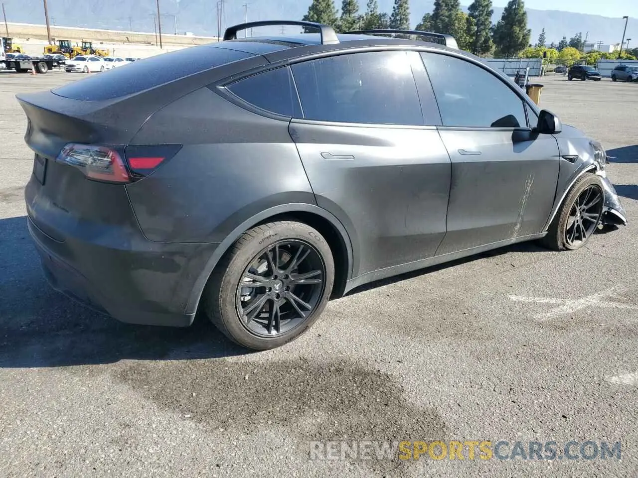 3 Photograph of a damaged car 5YJYGDEE7MF304590 TESLA MODEL Y 2021